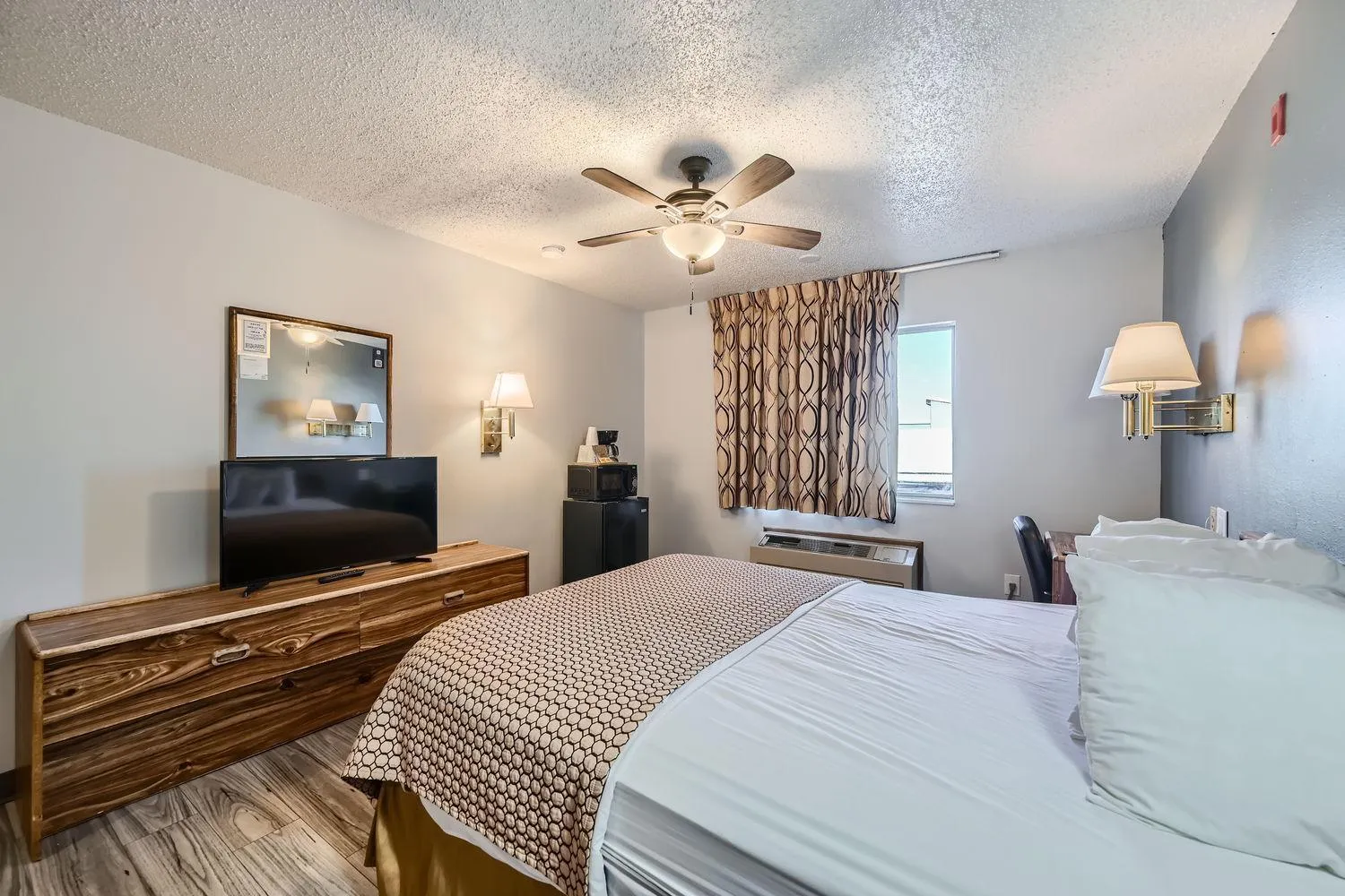 Bed in Travelodge by Wyndham Longmont