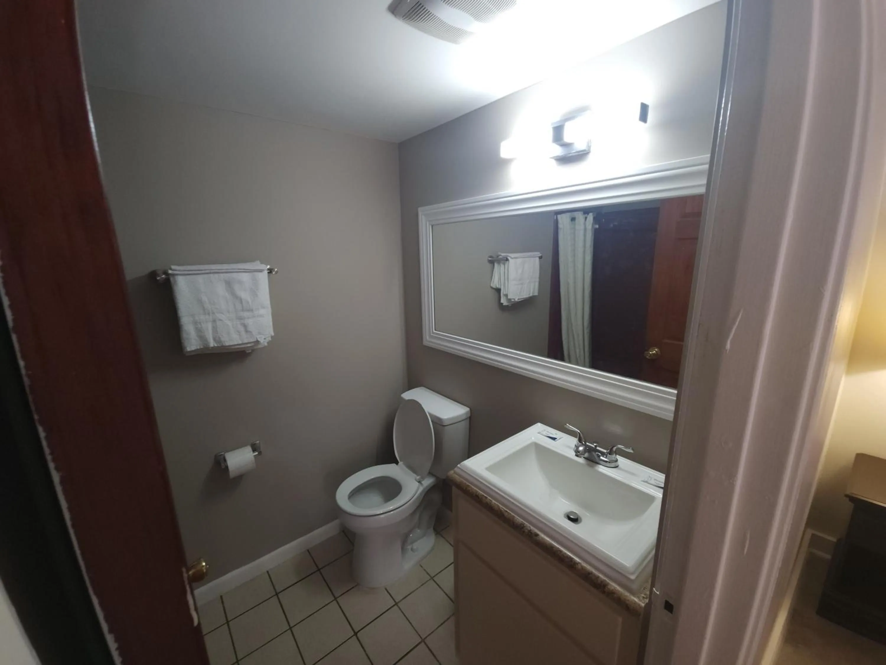 Bedroom in Bama Motel Mobile I-65 & US-90