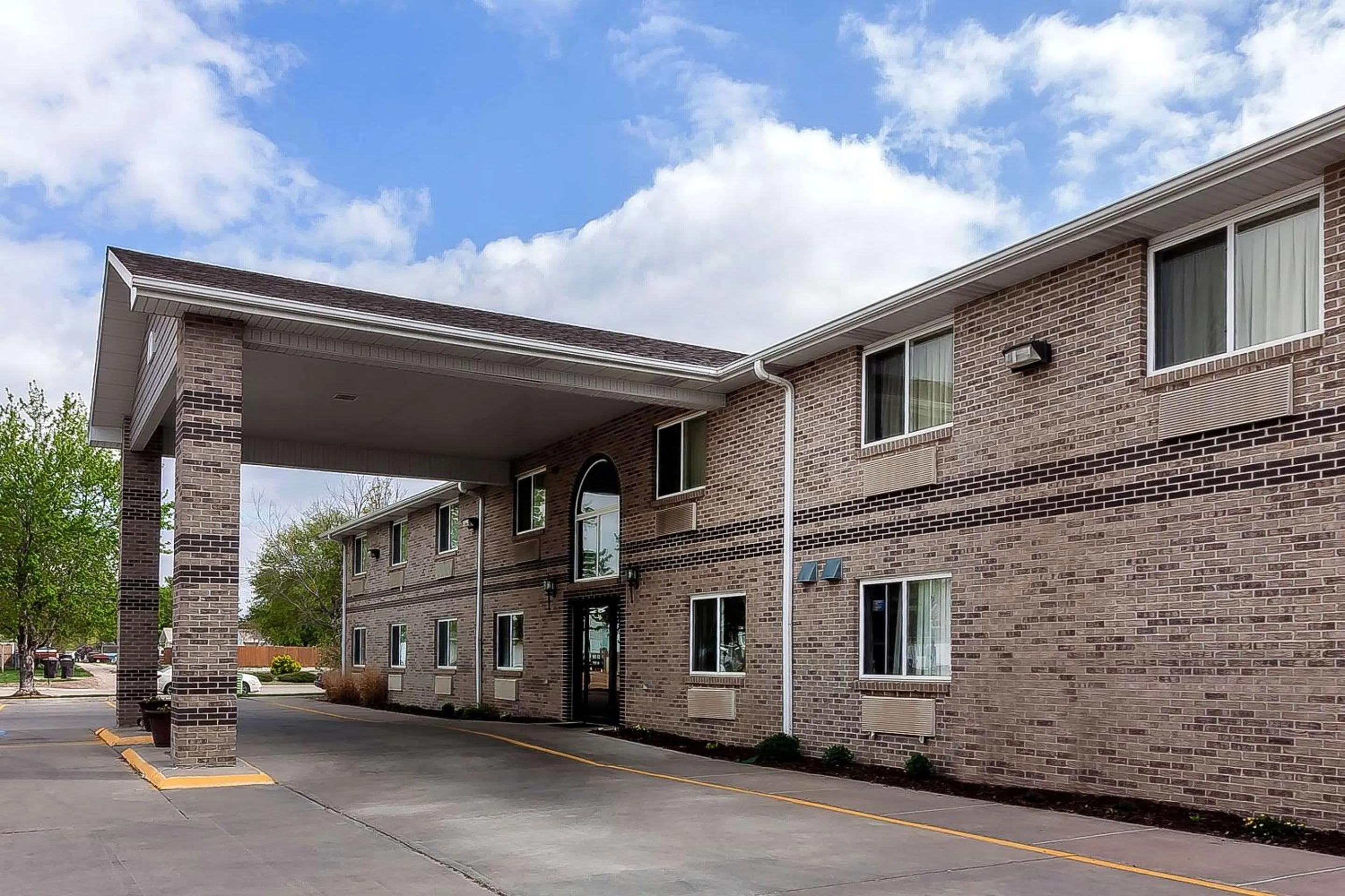 Property building in Rodeway Inn Holdrege