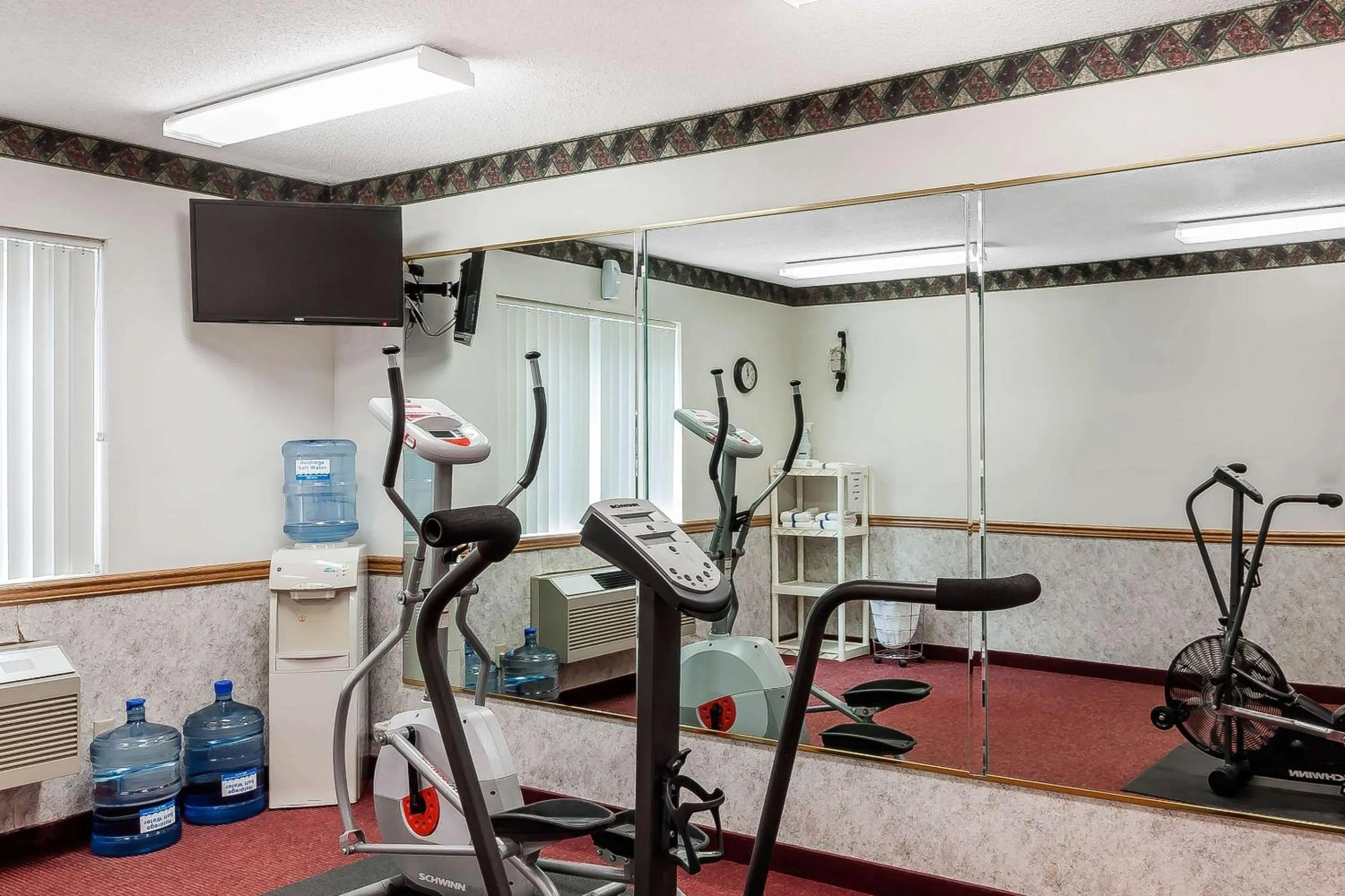 Fitness centre/facilities in Rodeway Inn Holdrege