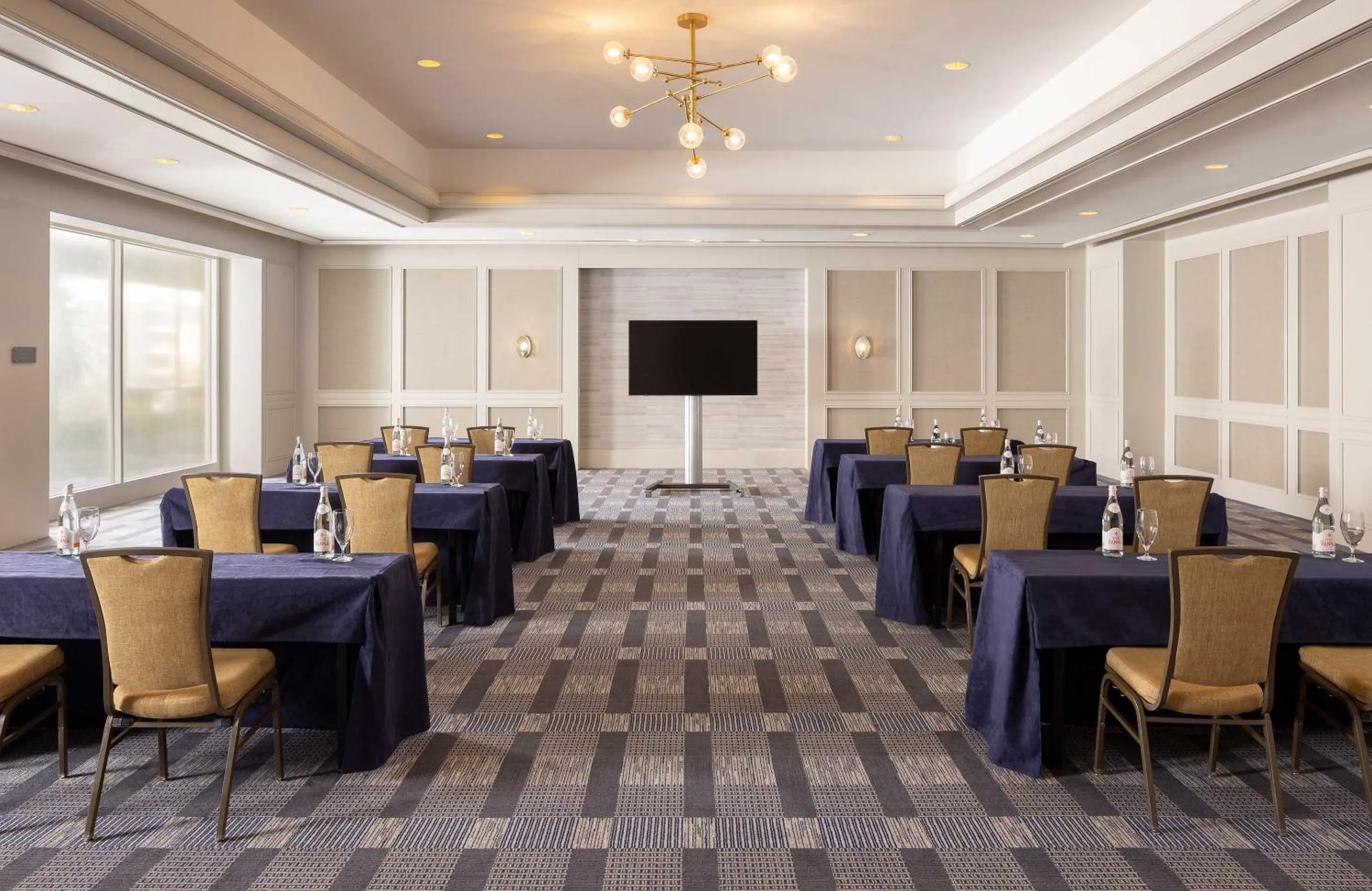 Meeting/conference room in Omni Las Colinas Hotel
