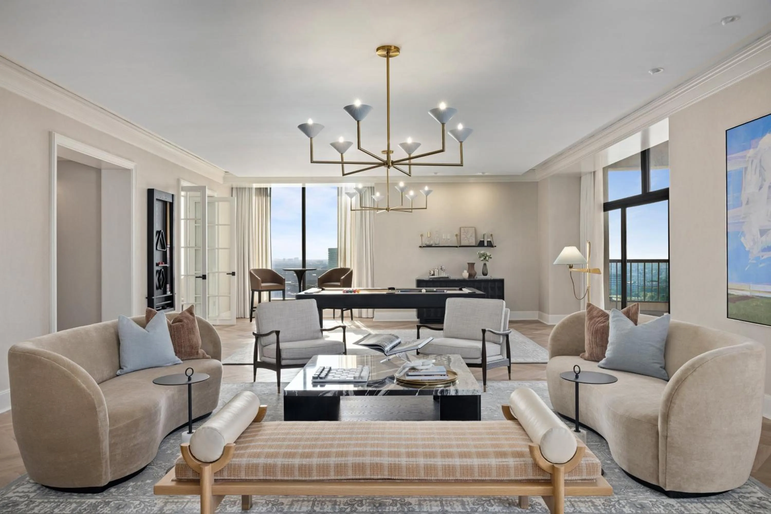 Living room in Omni Las Colinas Hotel