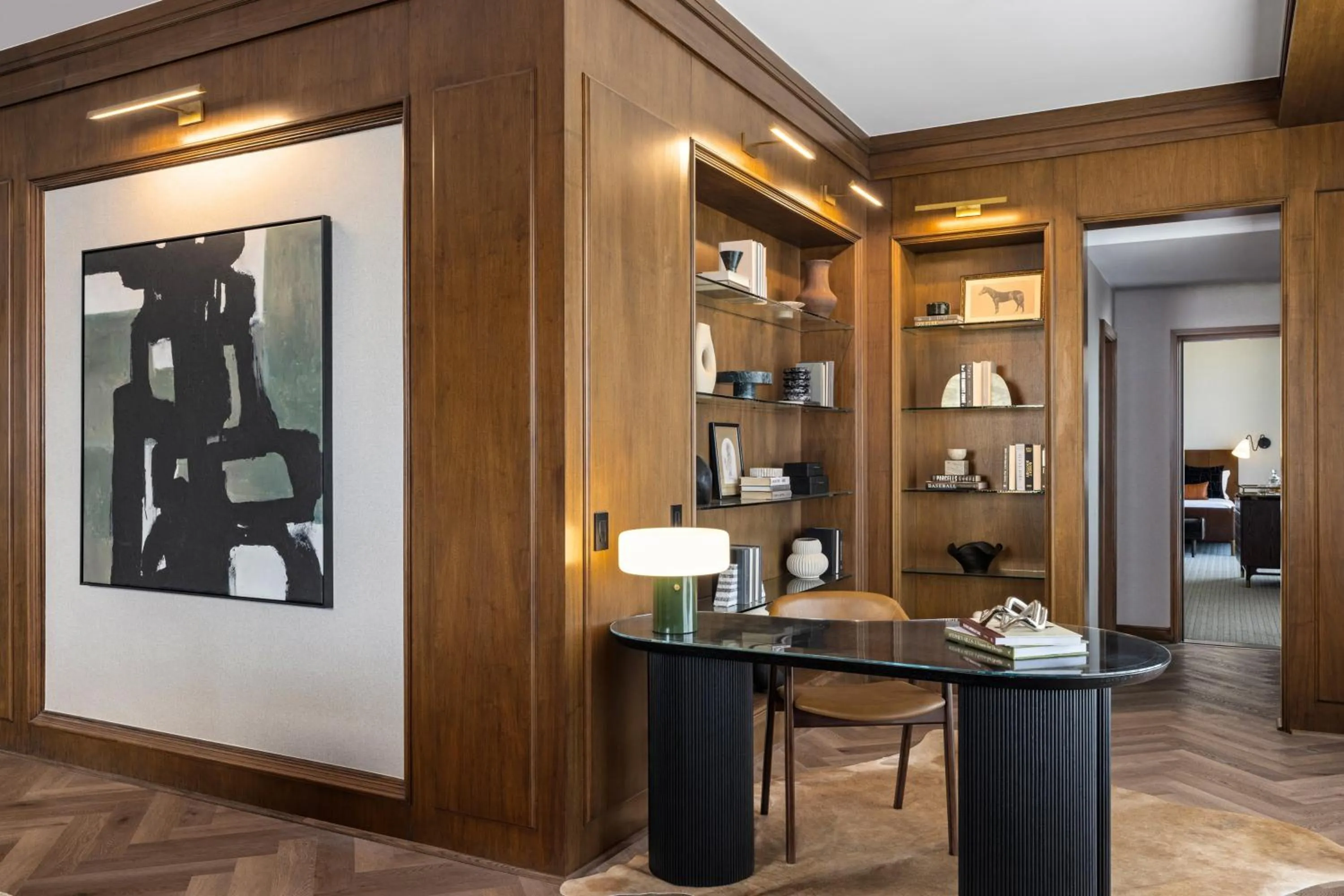 Bedroom in Omni Las Colinas Hotel