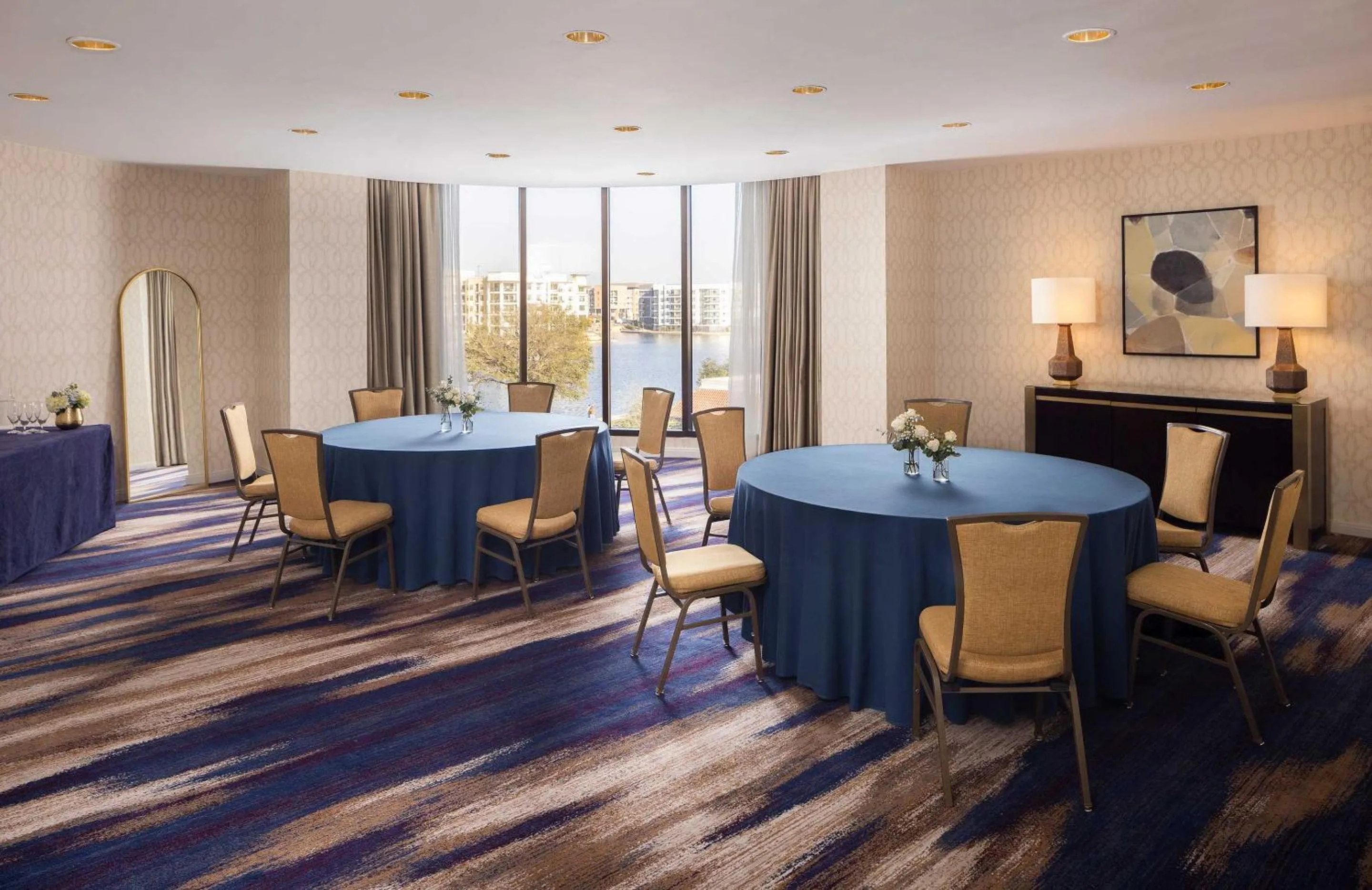 Meeting/conference room in Omni Las Colinas Hotel