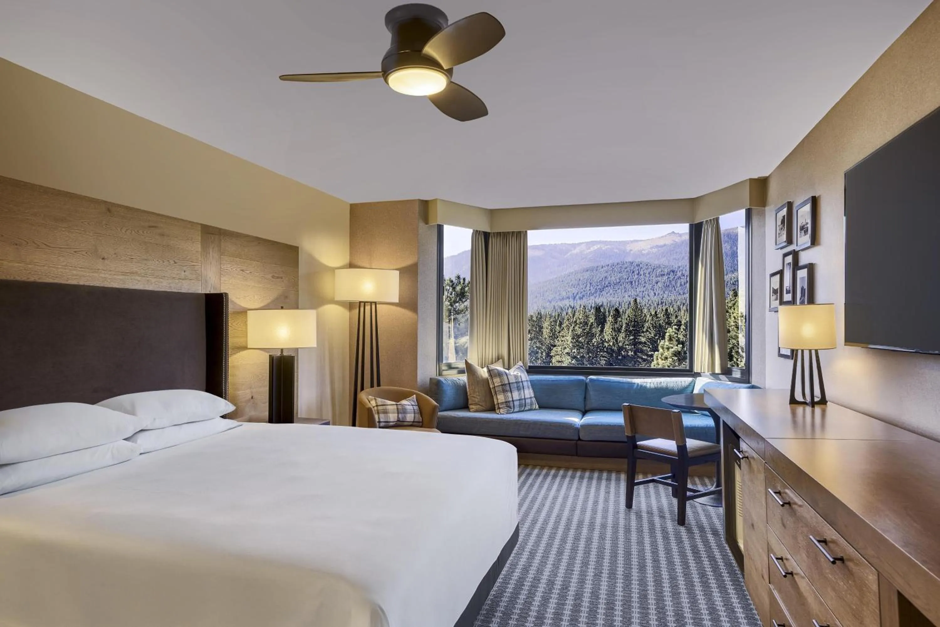 Bedroom, Bed in Hyatt Regency Lake Tahoe Resort, Spa & Casino
