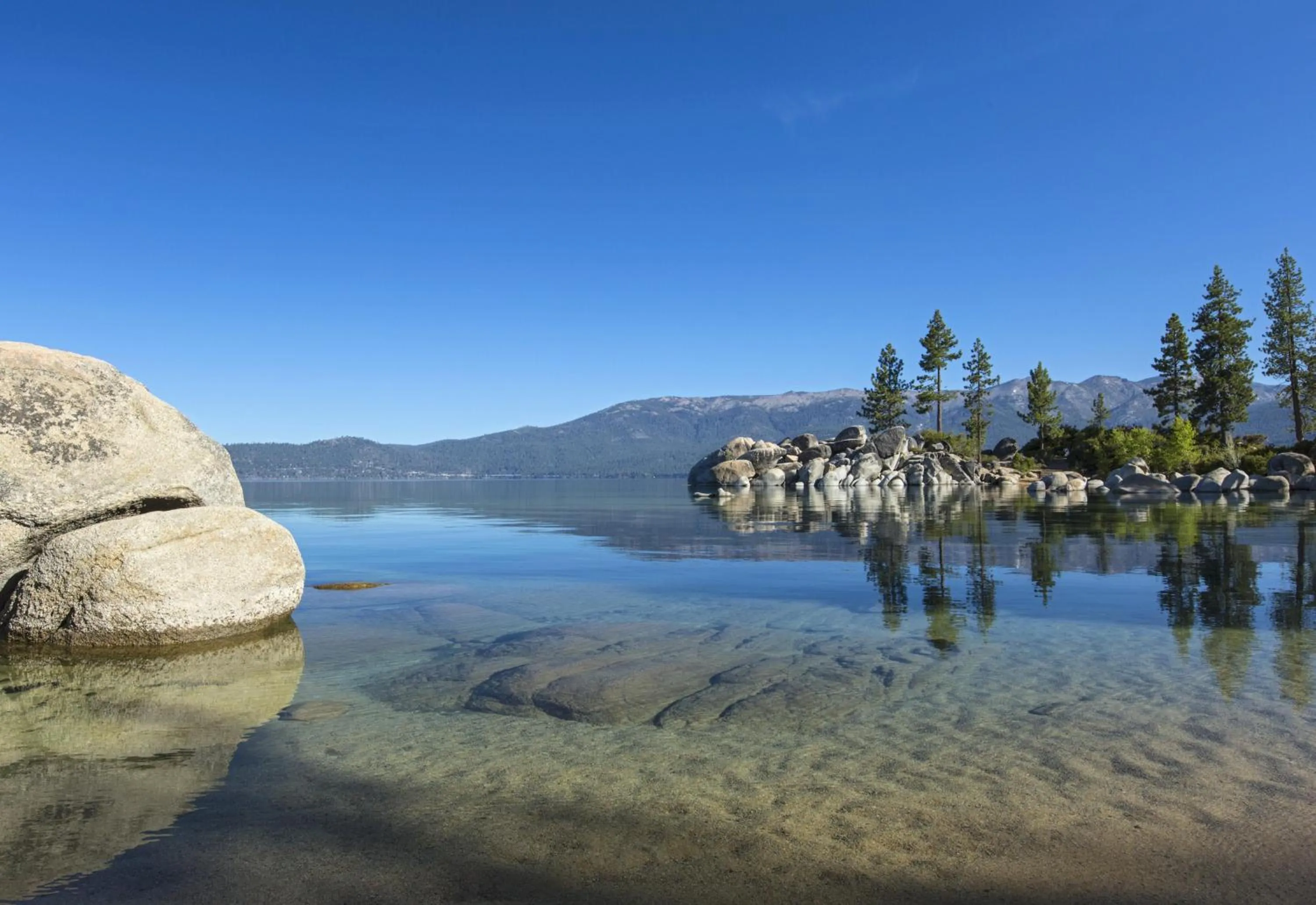 Beach in Hyatt Regency Lake Tahoe Resort, Spa & Casino