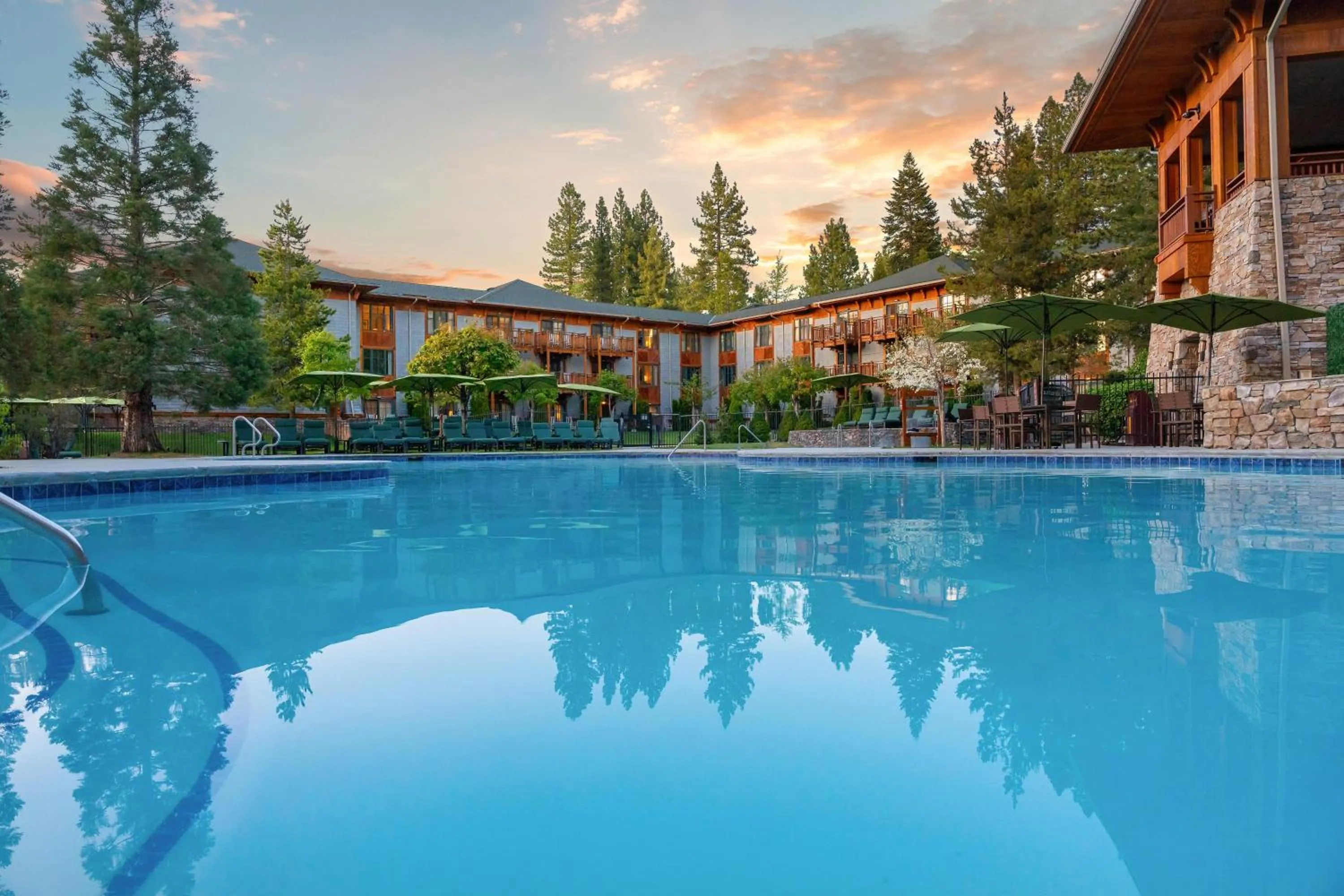 Swimming pool in Hyatt Regency Lake Tahoe Resort, Spa & Casino