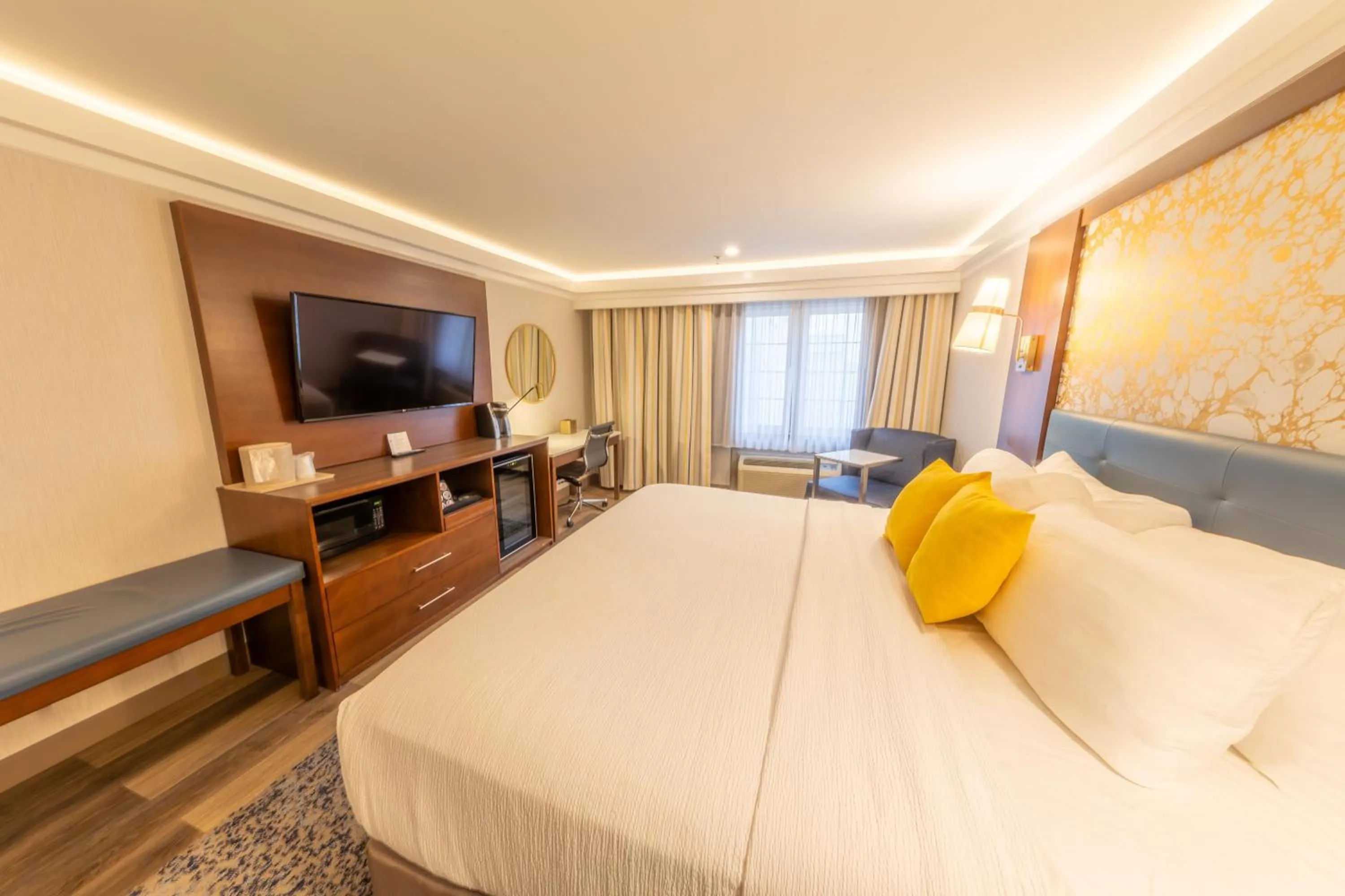 Bedroom, Bed in The Westfield Inn, BW Signature Collection