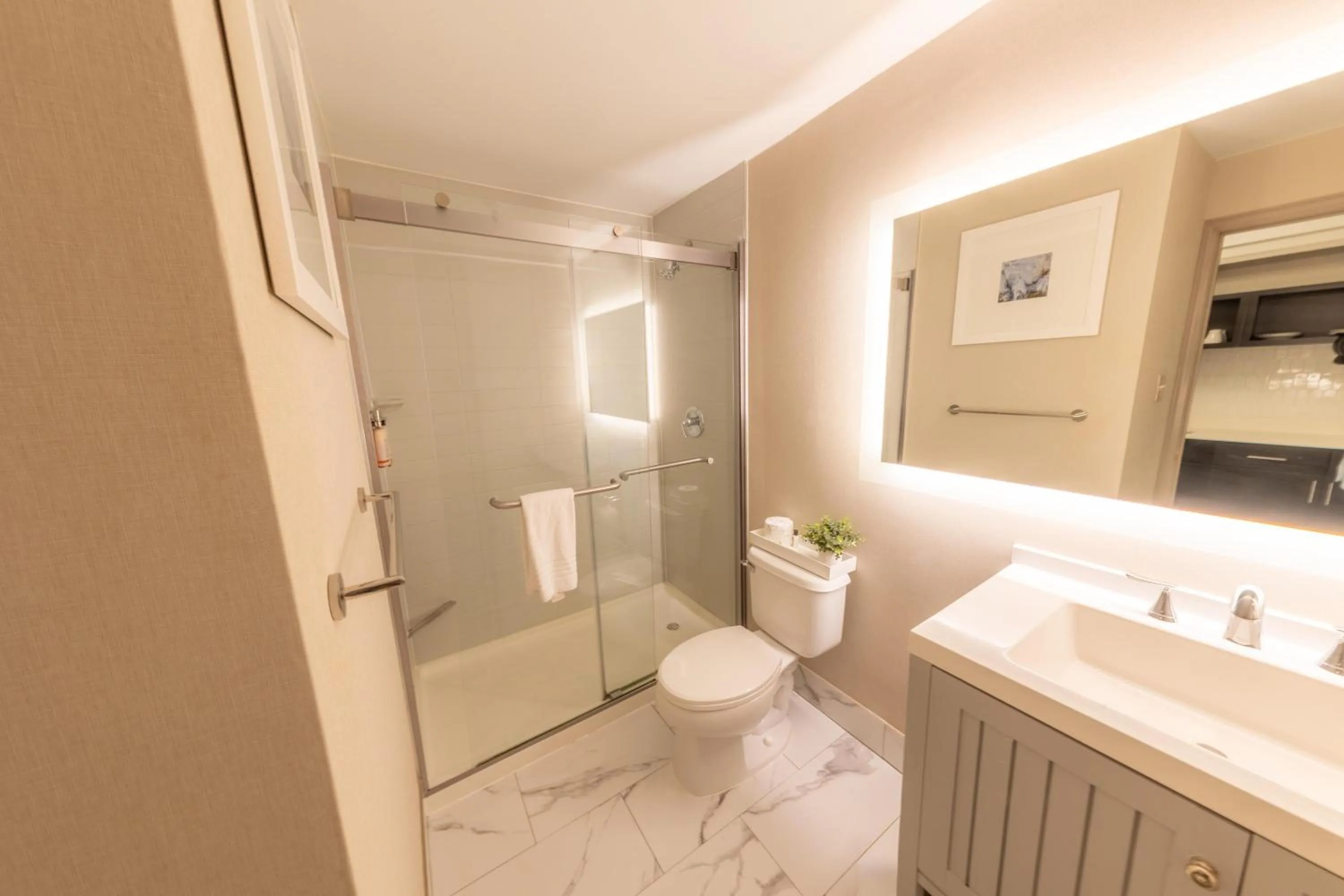 Bathroom in The Westfield Inn, BW Signature Collection