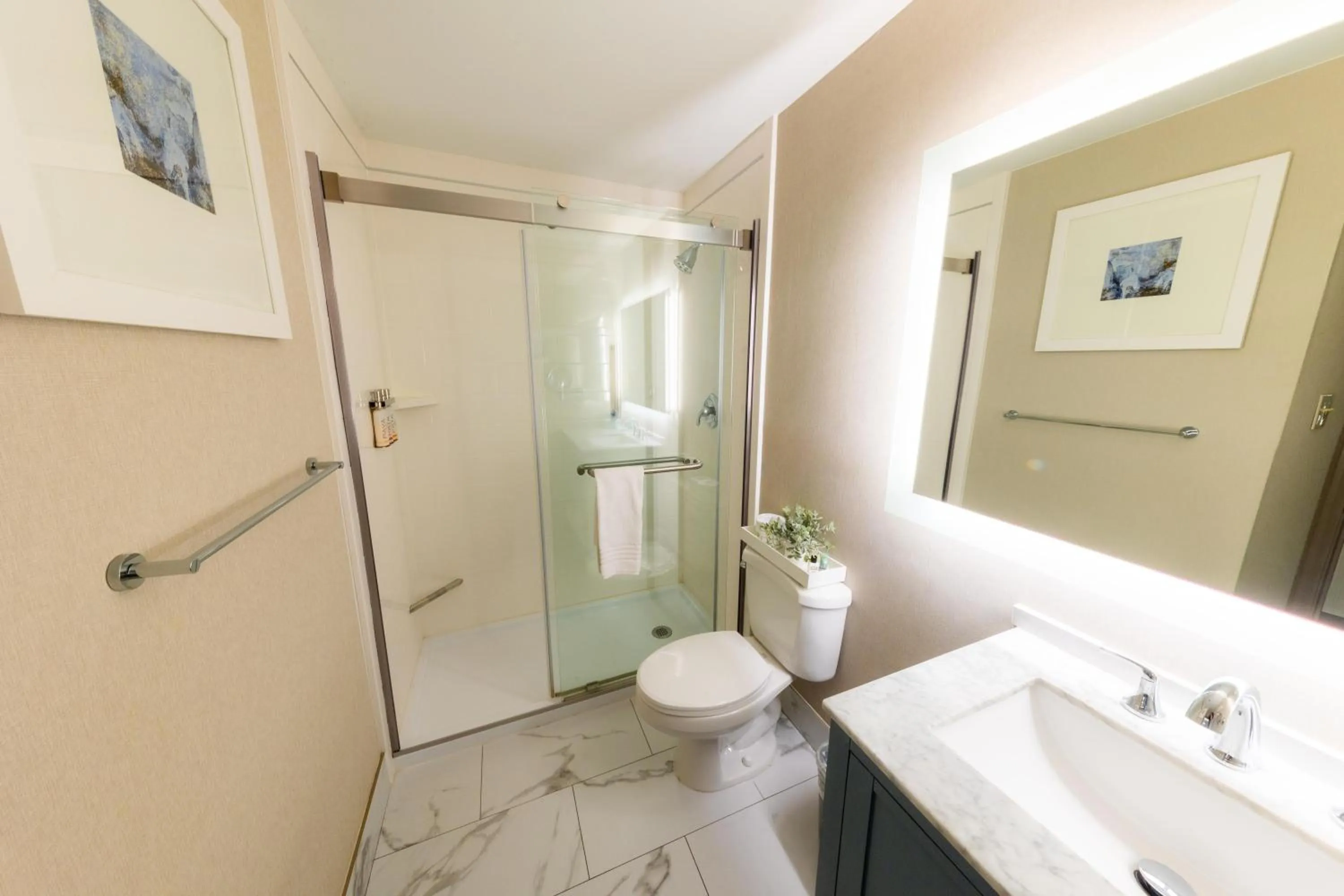 Bathroom in The Westfield Inn, BW Signature Collection