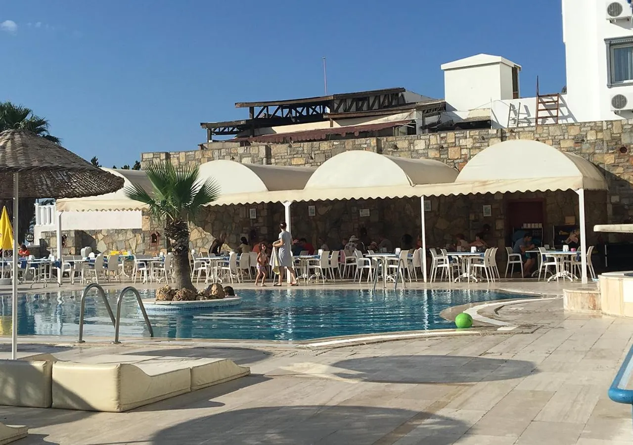 Swimming pool in Sunpoint Hotel Bodrum