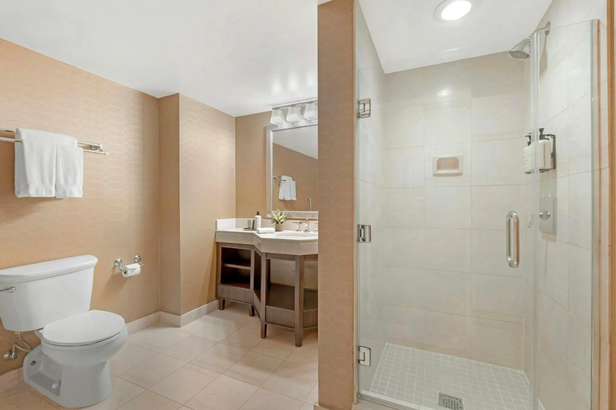 Bathroom in Omni Los Angeles Hotel