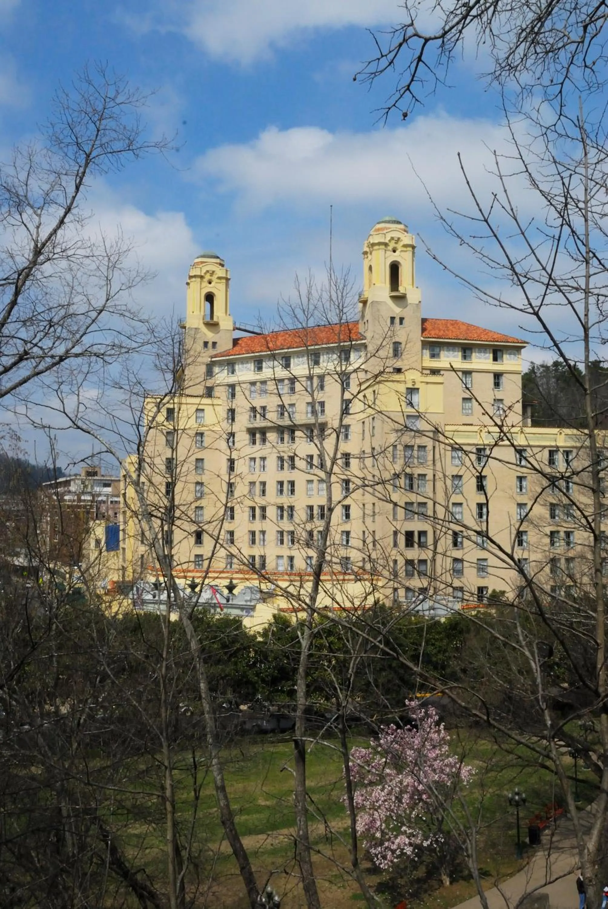 Property building in Arlington Resort Hotel & Spa