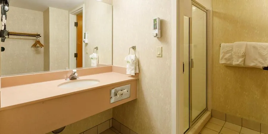 Shower in Wendover Nugget Hotel & Casino by Red Lion Hotels