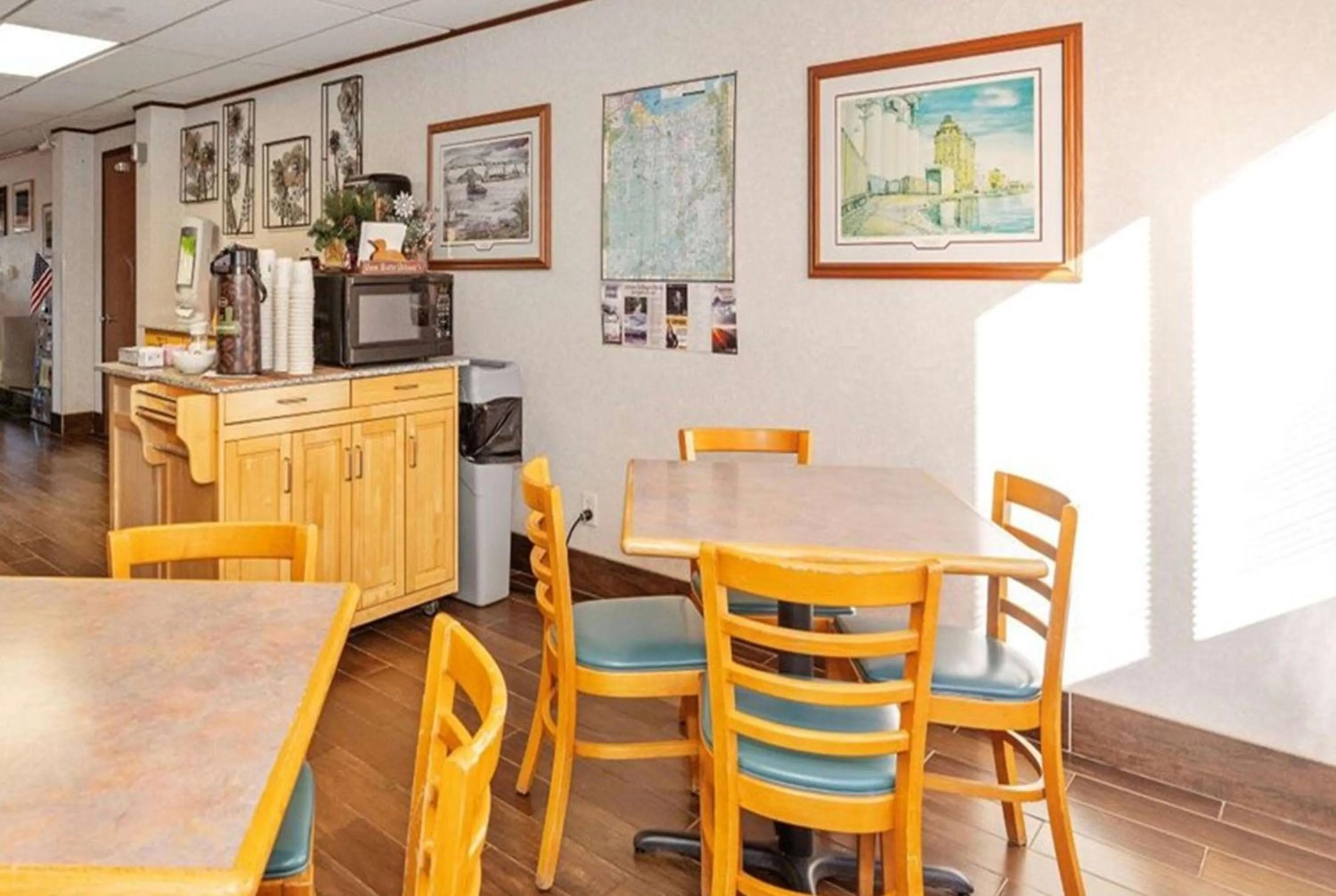 Breakfast in Super 8 by Wyndham Superior WI