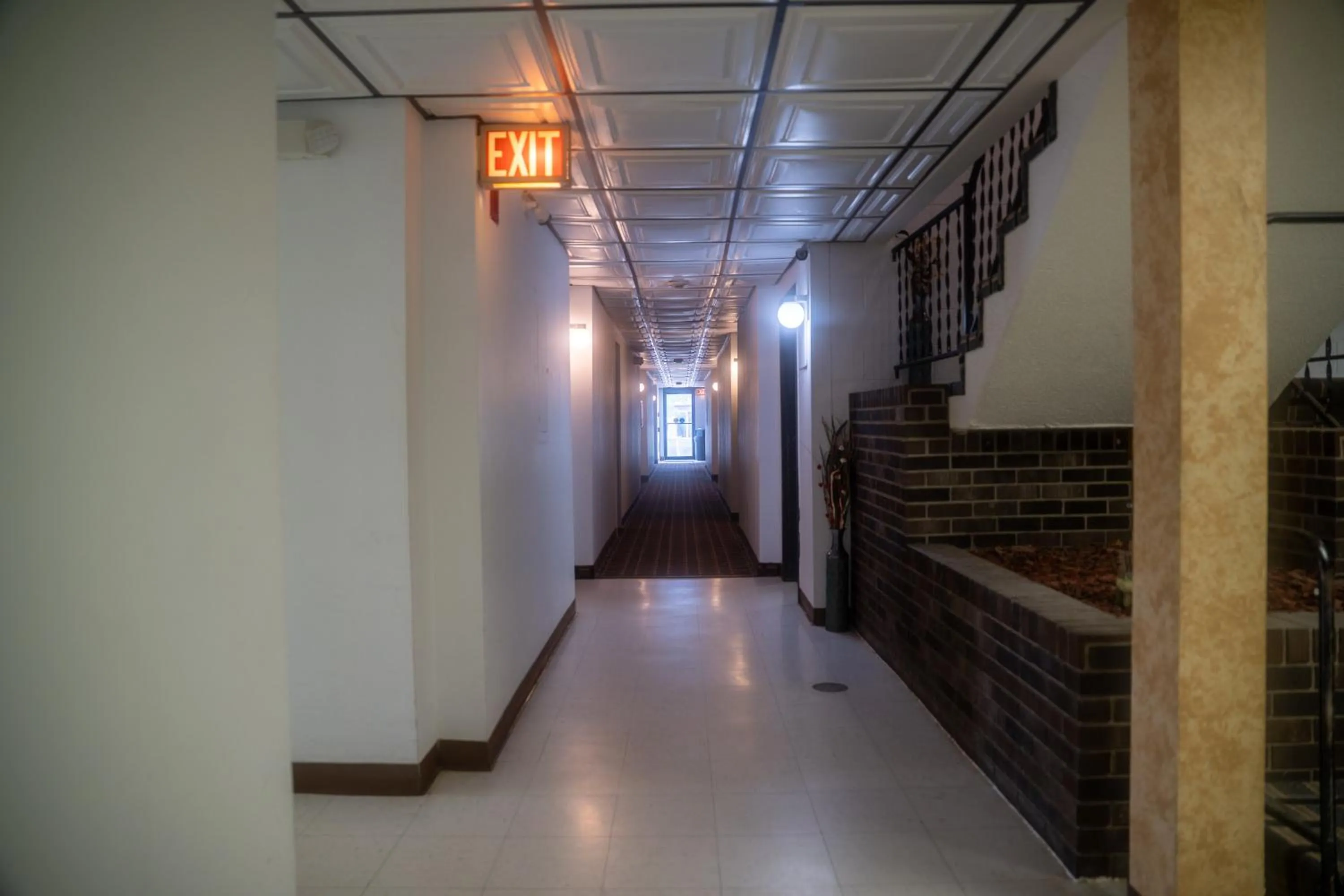 Property building in Cedar Inn Motel