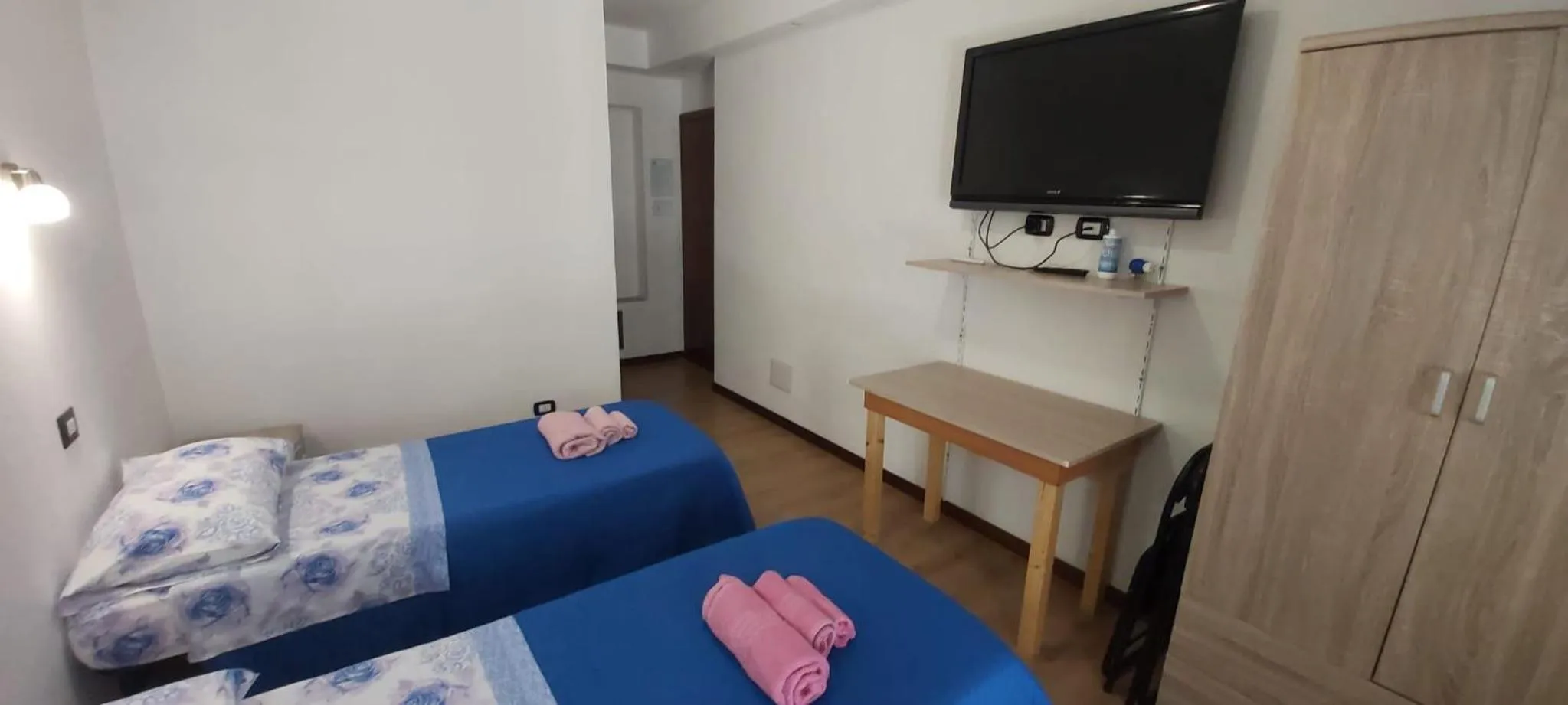 Bedroom, Bed in Blu&Blu