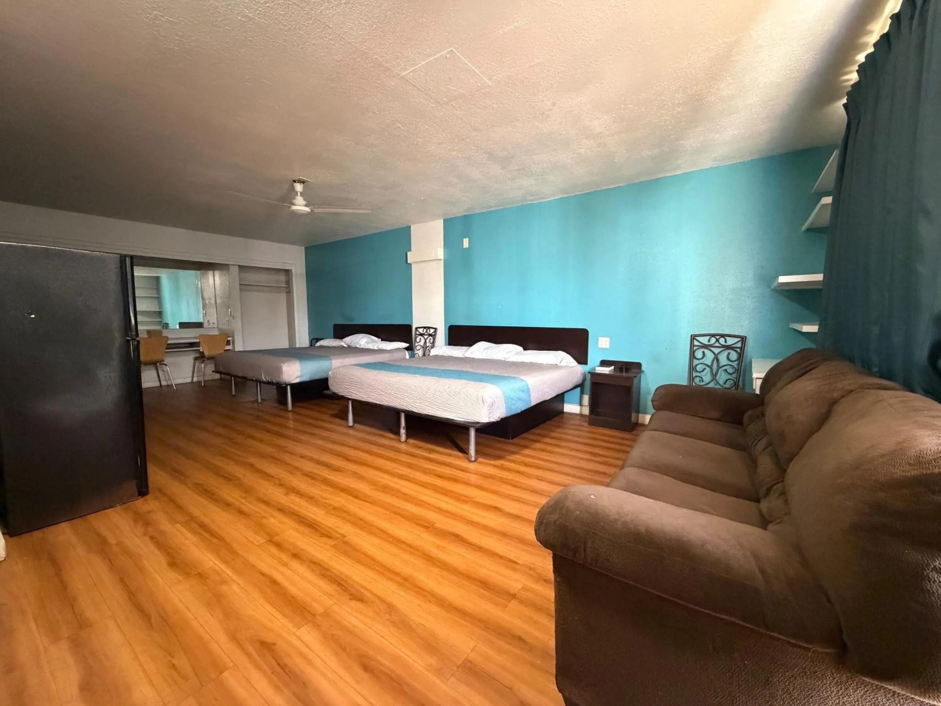 Bedroom, Bed in Trade Wind Motel Jacksonville TX US 69