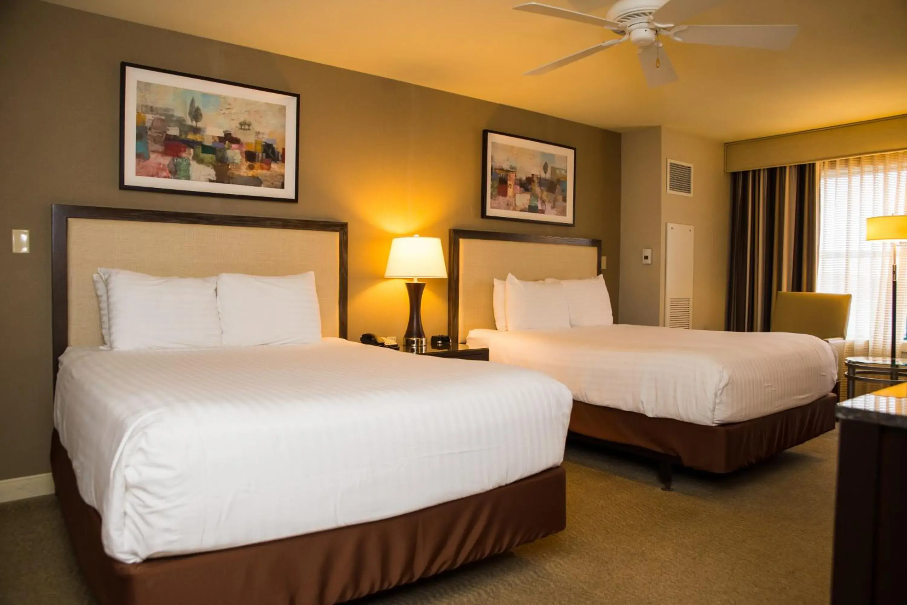 South Tower 2 Queens Smoking in Isle Casino Hotel Bettendorf South Tower 2 Queens Smoking in Isle Casino Hotel Bettendorf