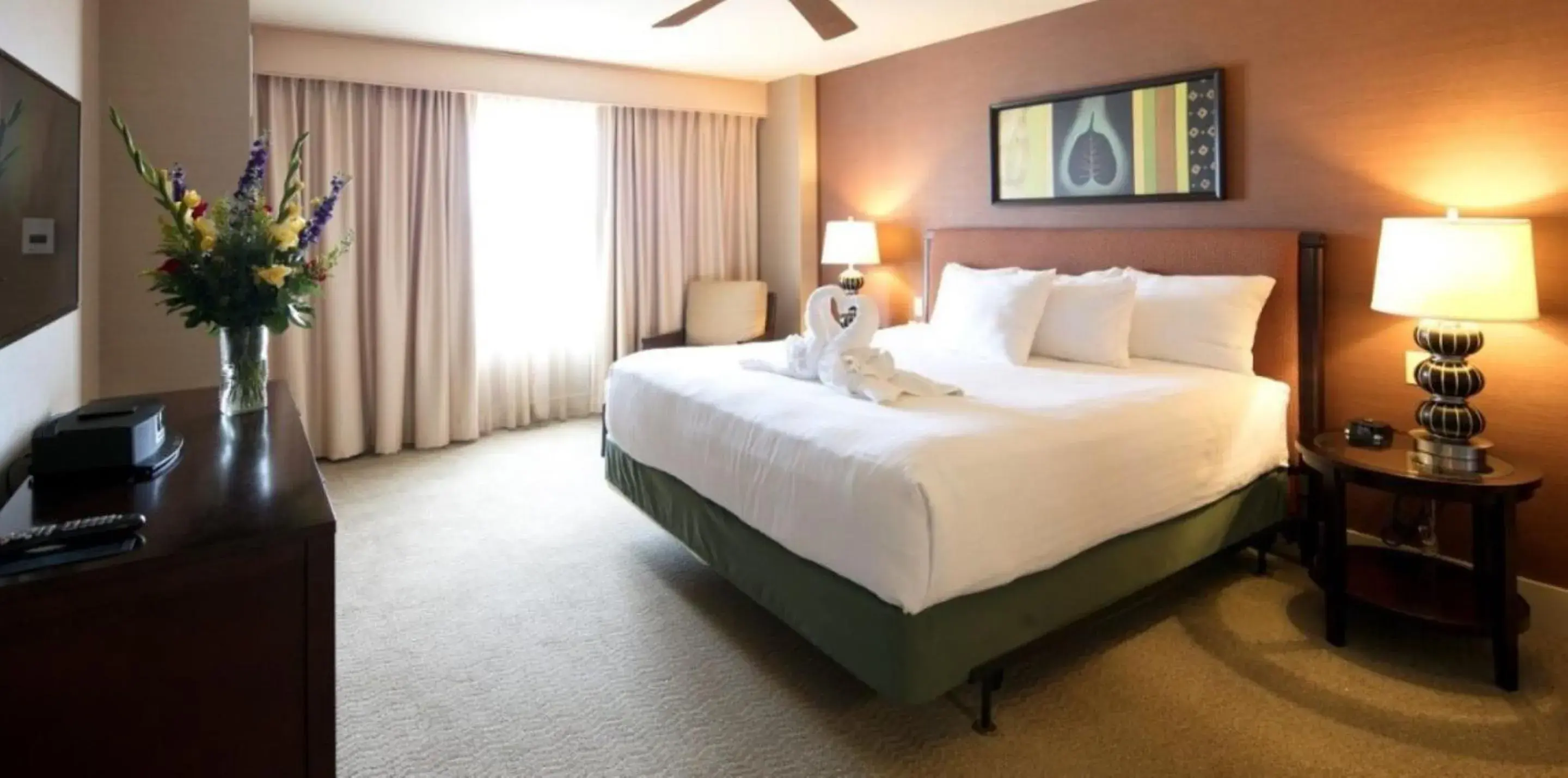 North Executive Suite, 1 King, Non-Smoking in Isle Casino Hotel Bettendorf North Executive Suite, 1 King, Non-Smoking in Isle Casino Hotel Bettendorf