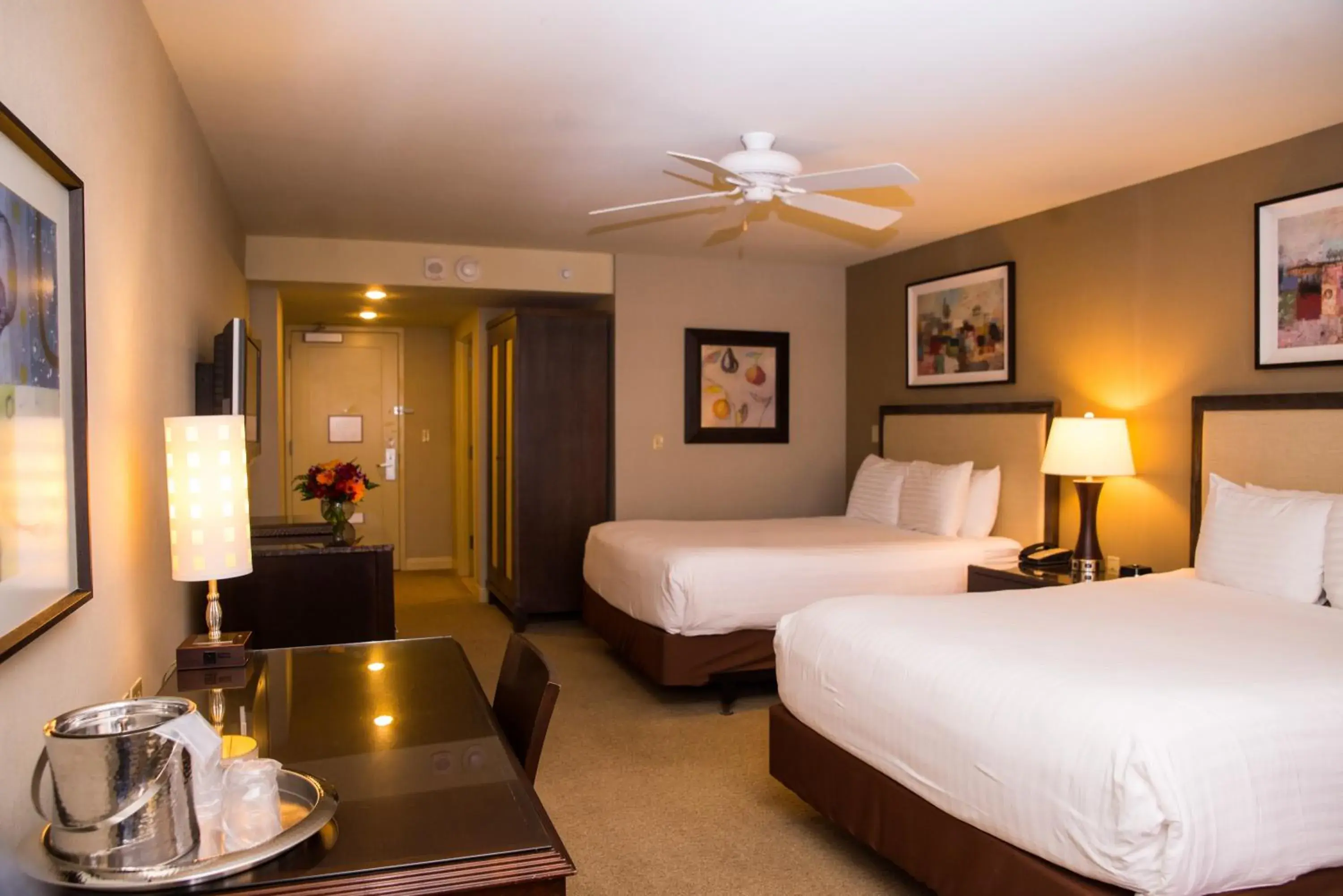 North Tower Queen in Isle Casino Hotel Bettendorf North Tower Queen in Isle Casino Hotel Bettendorf