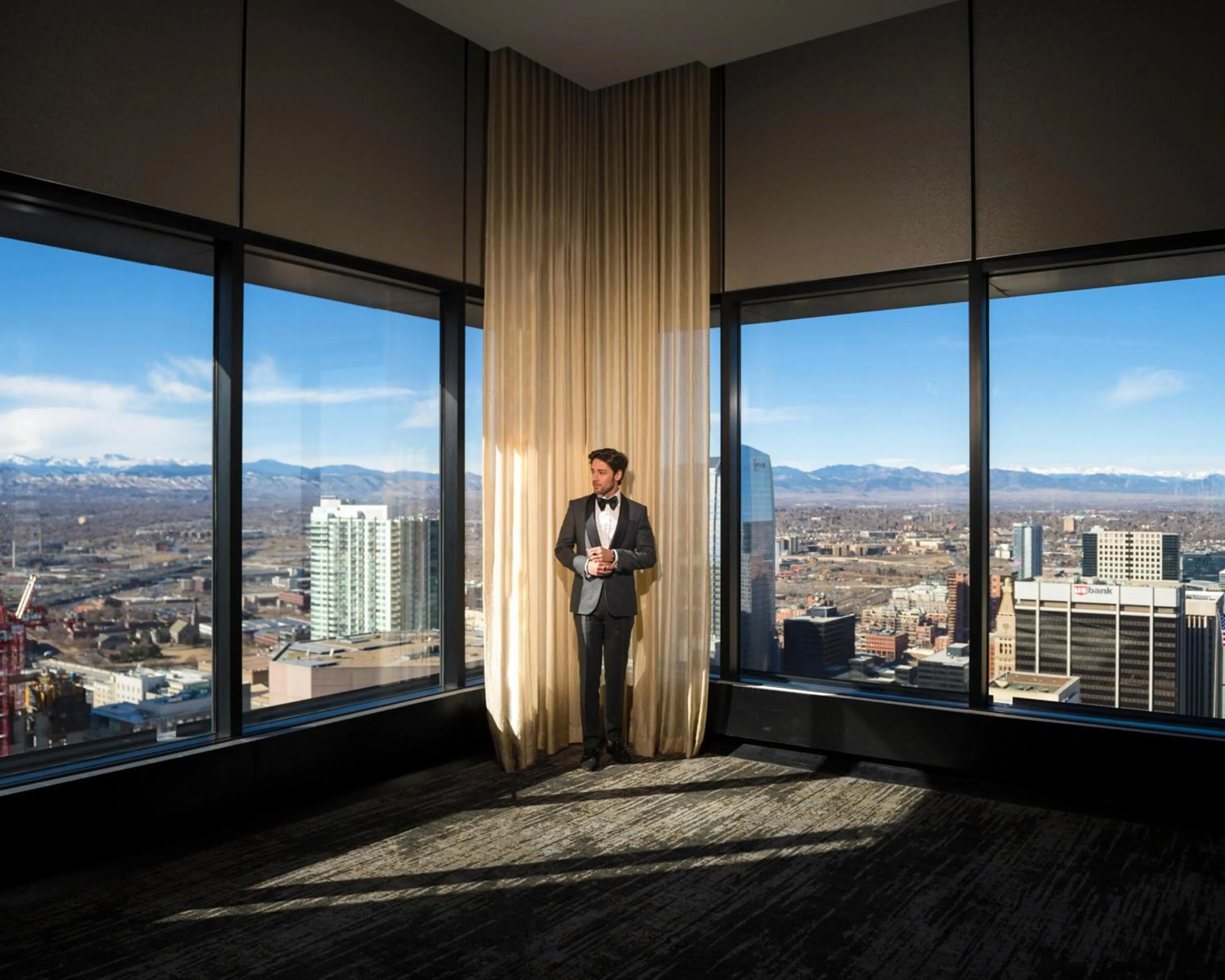 Lounge or bar in Grand Hyatt Denver