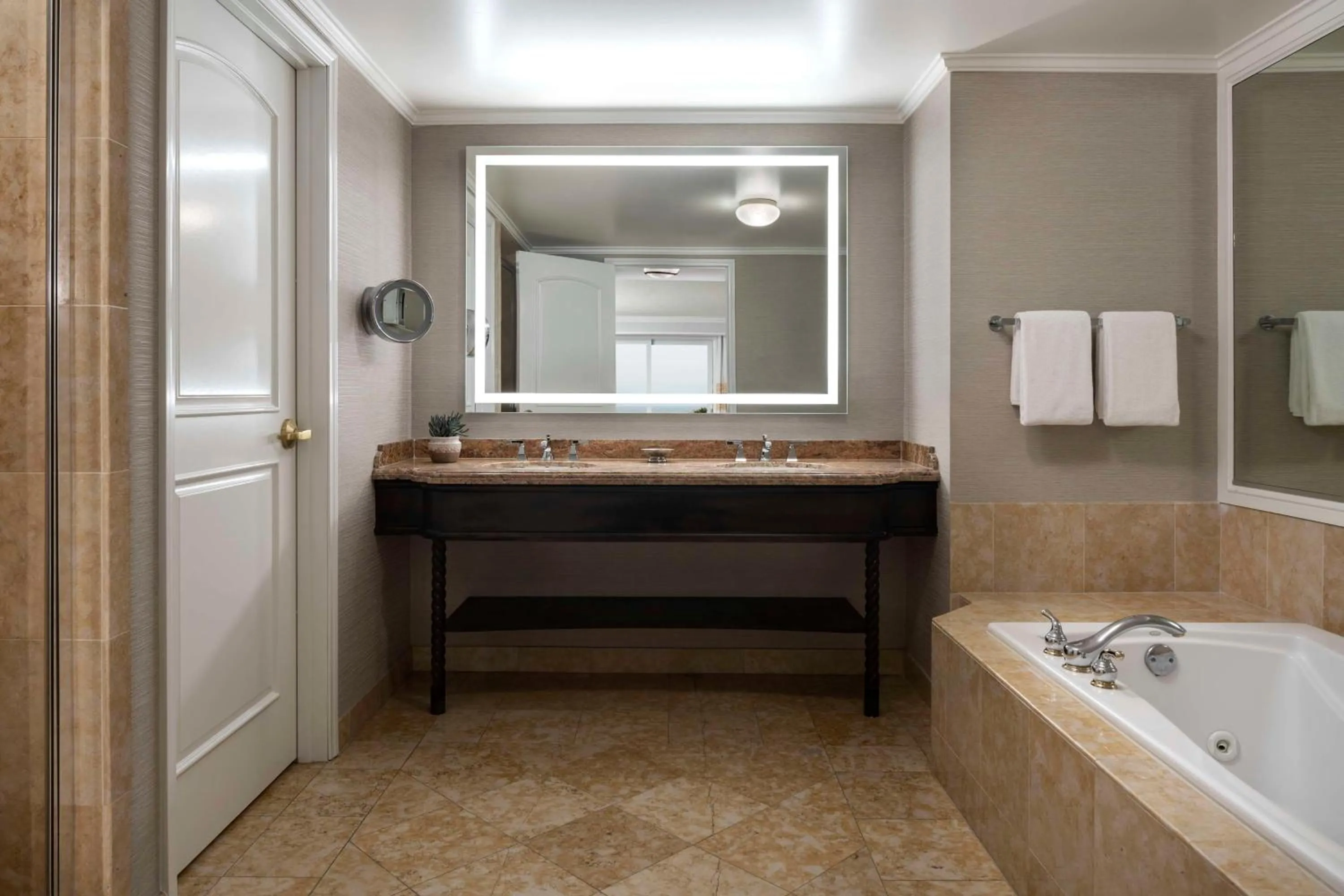 Bathroom in Hyatt Regency Huntington Beach Resort and Spa