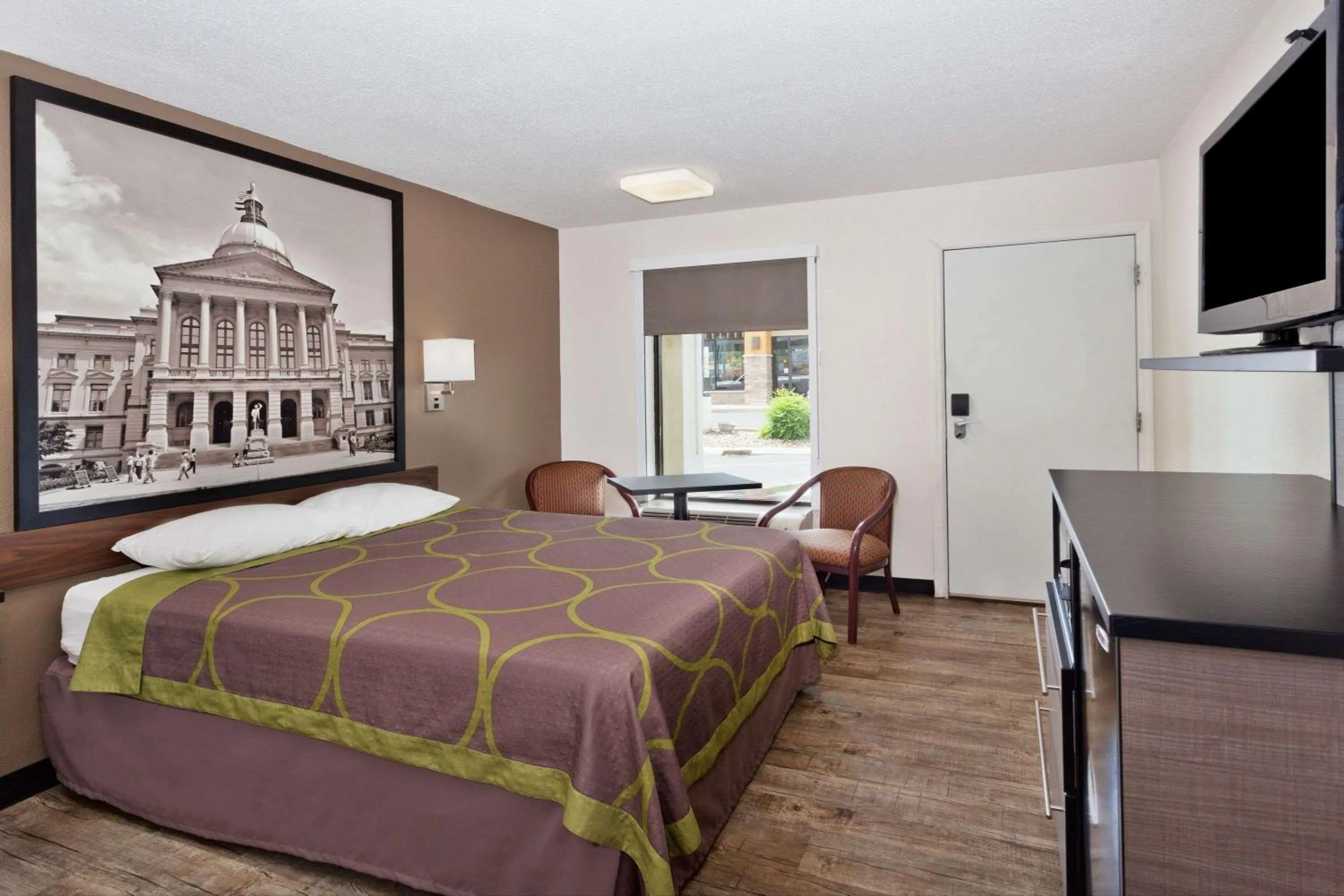 Photo of the whole room, Bed in Super 8 by Wyndham Ringgold Chattanooga Area