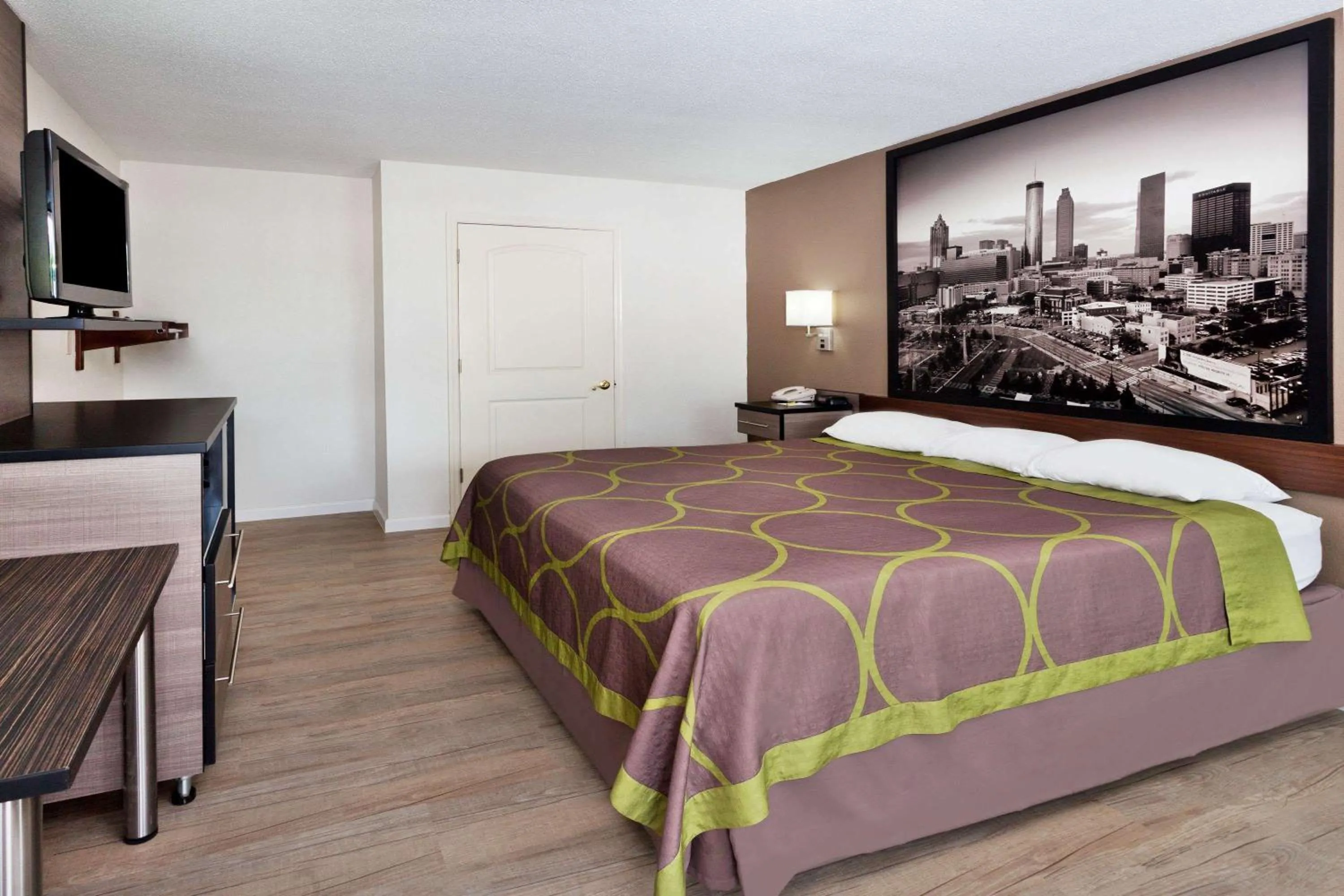 Photo of the whole room, Bed in Super 8 by Wyndham Ringgold Chattanooga Area