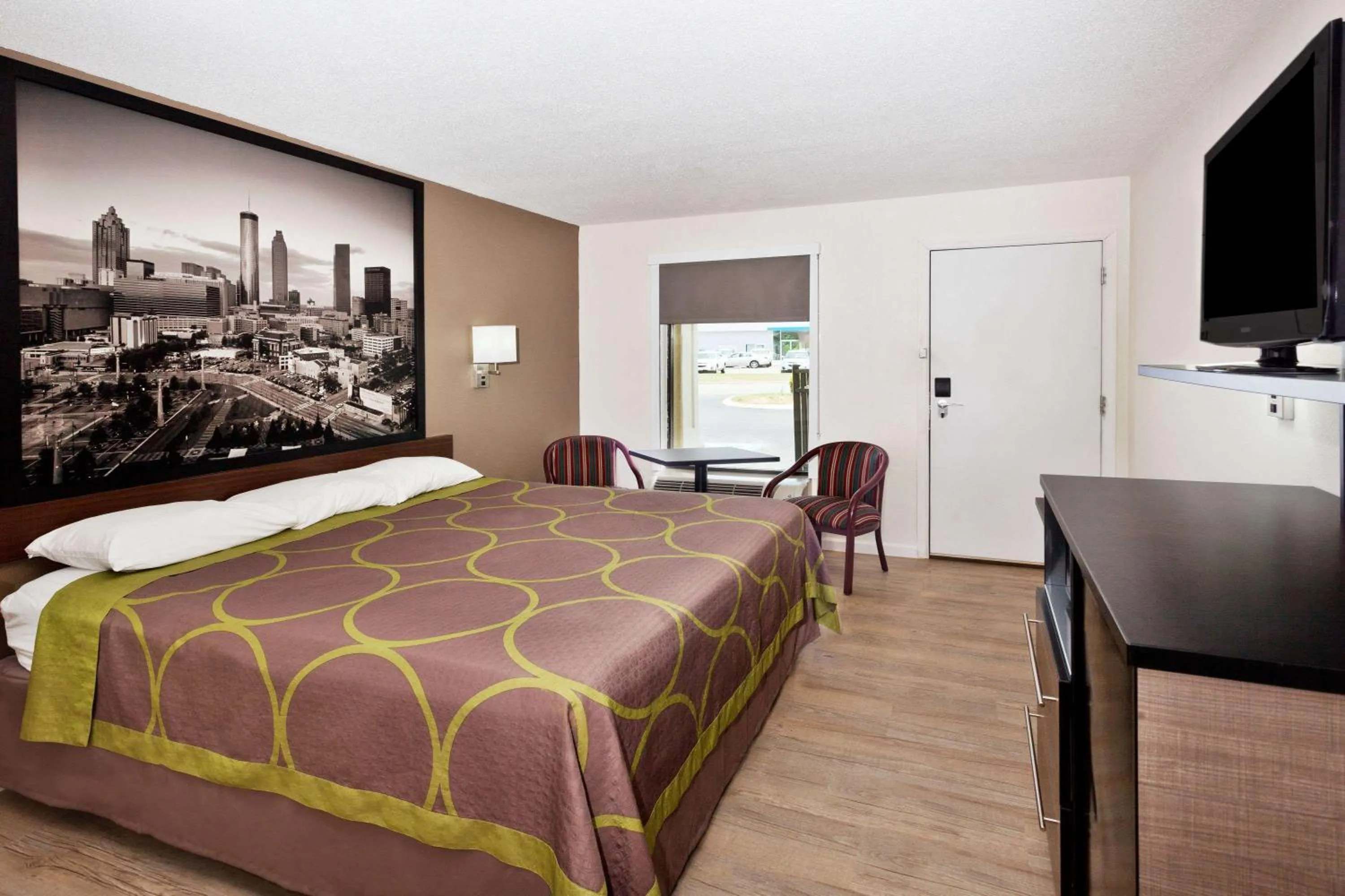 Photo of the whole room, Bed in Super 8 by Wyndham Ringgold Chattanooga Area