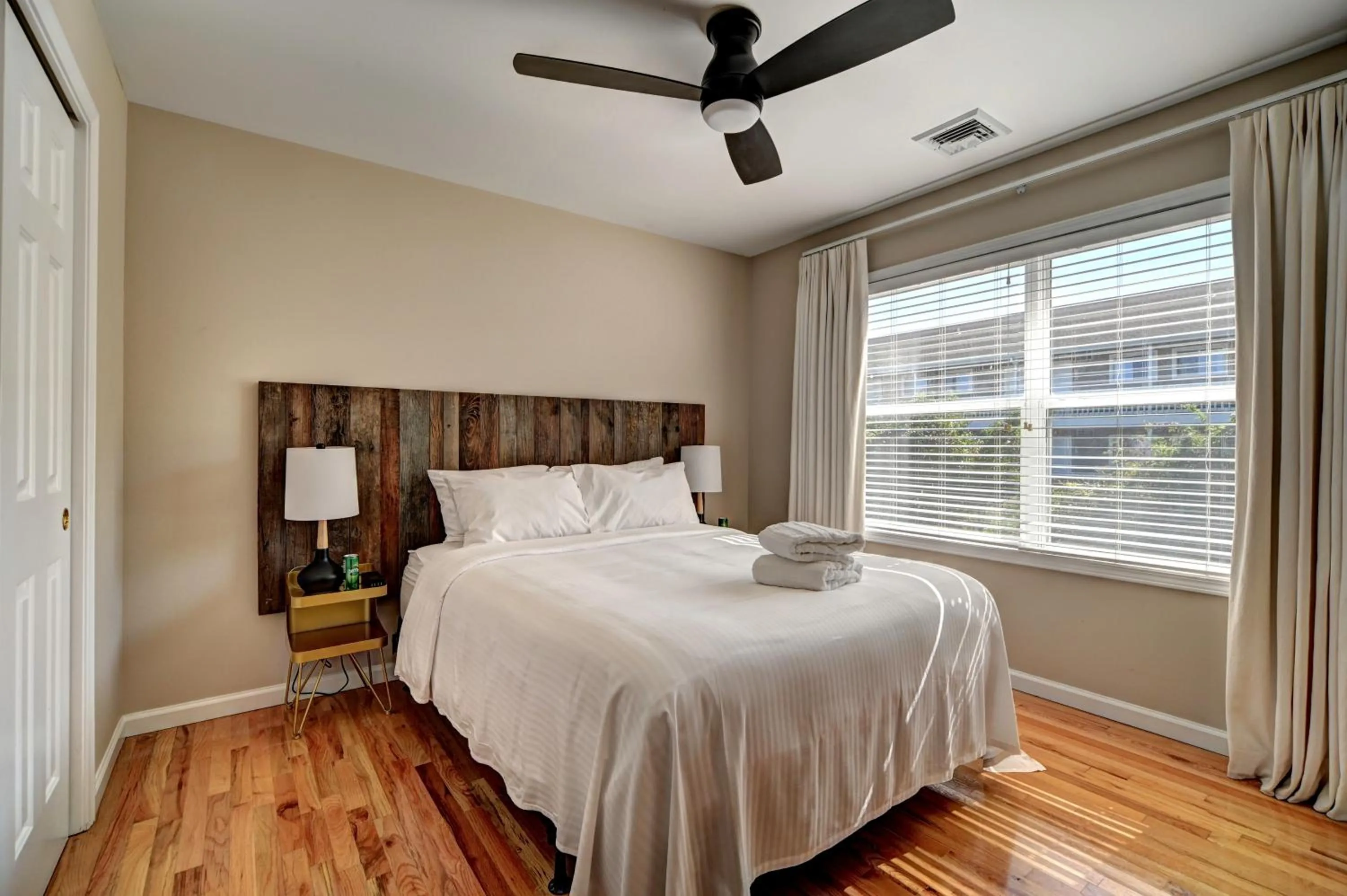 Bedroom, Bed in The Montauk Beach House