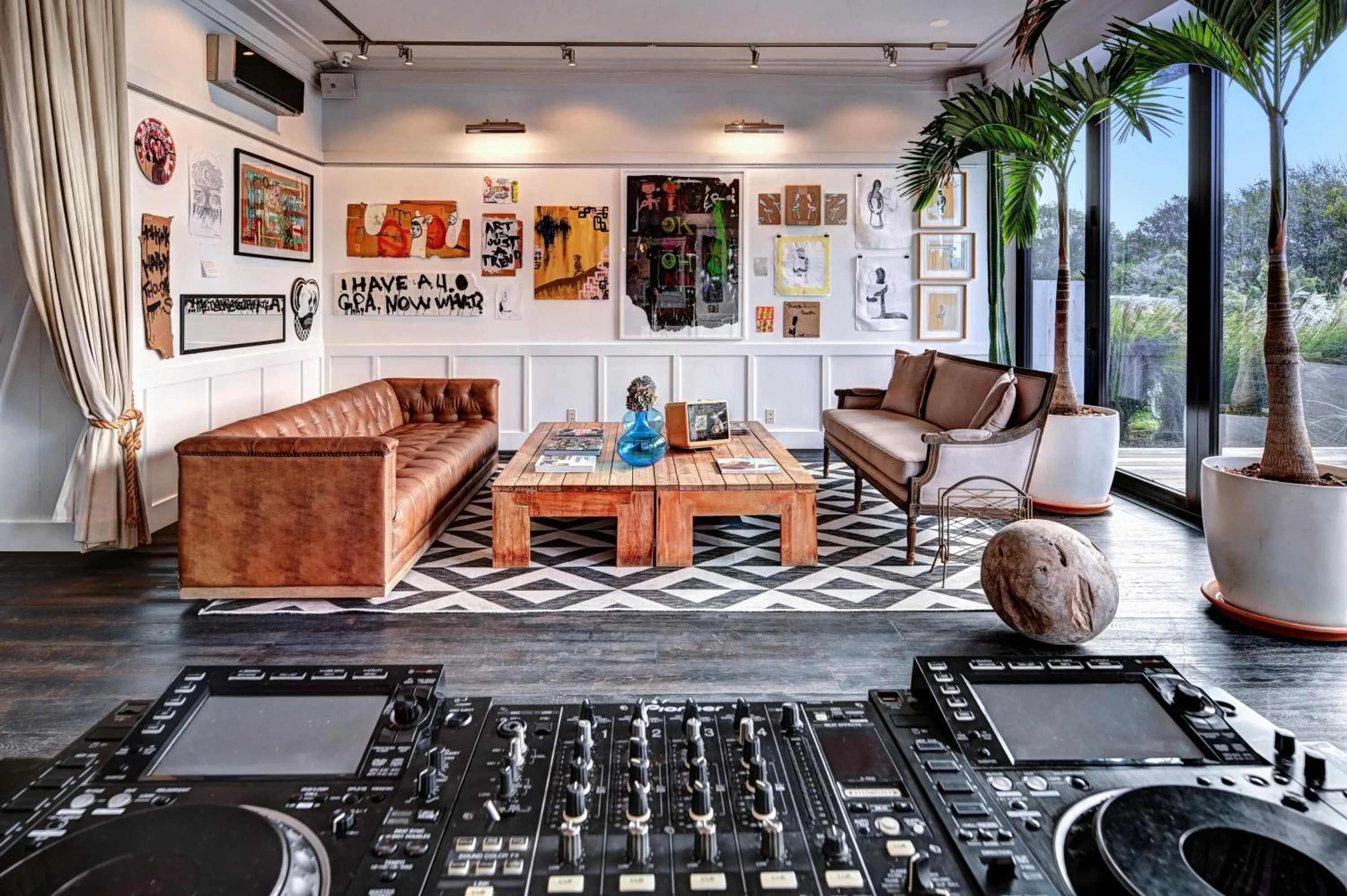 Lobby or reception in The Montauk Beach House