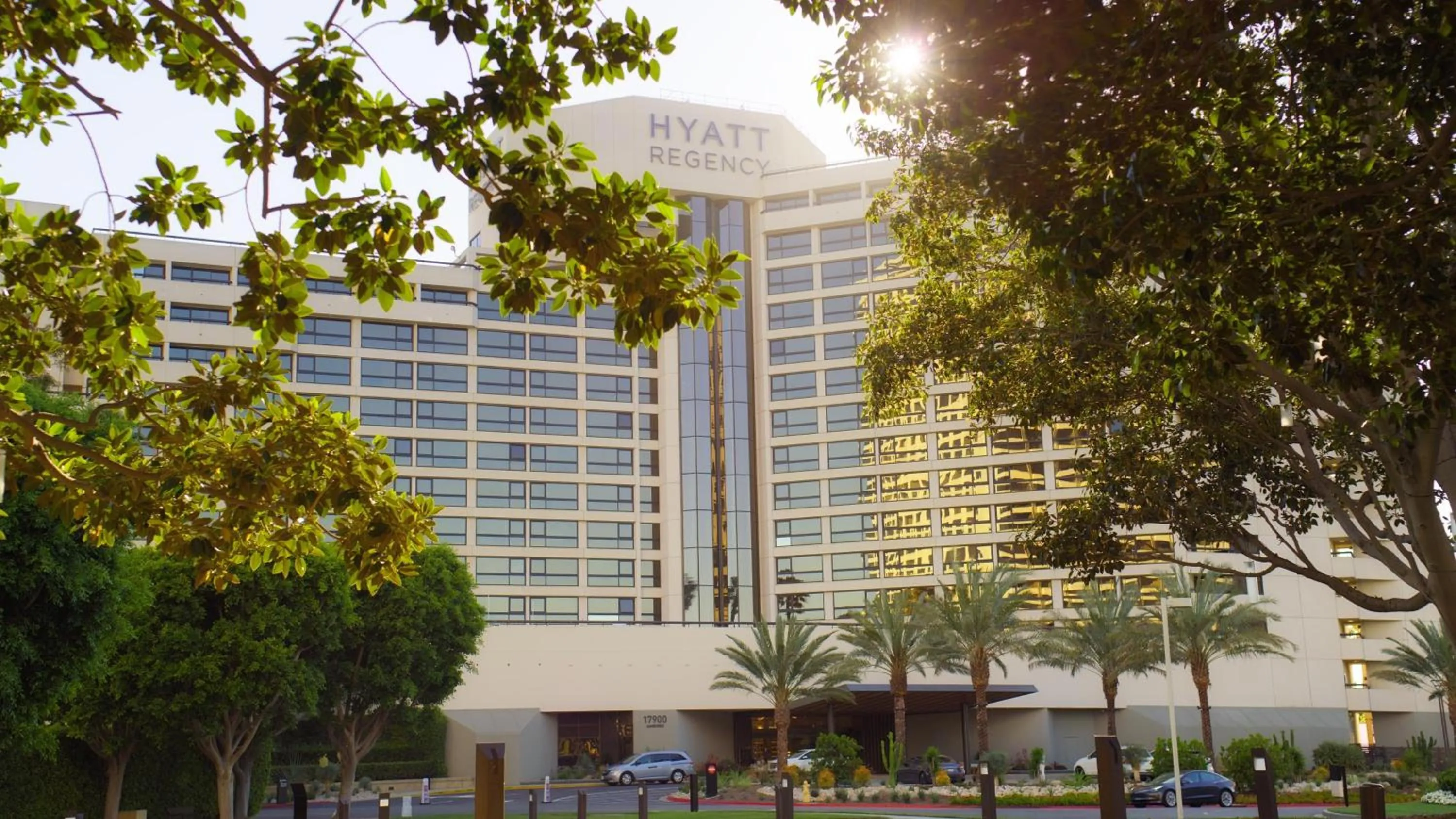 Property building in Hyatt Regency Irvine