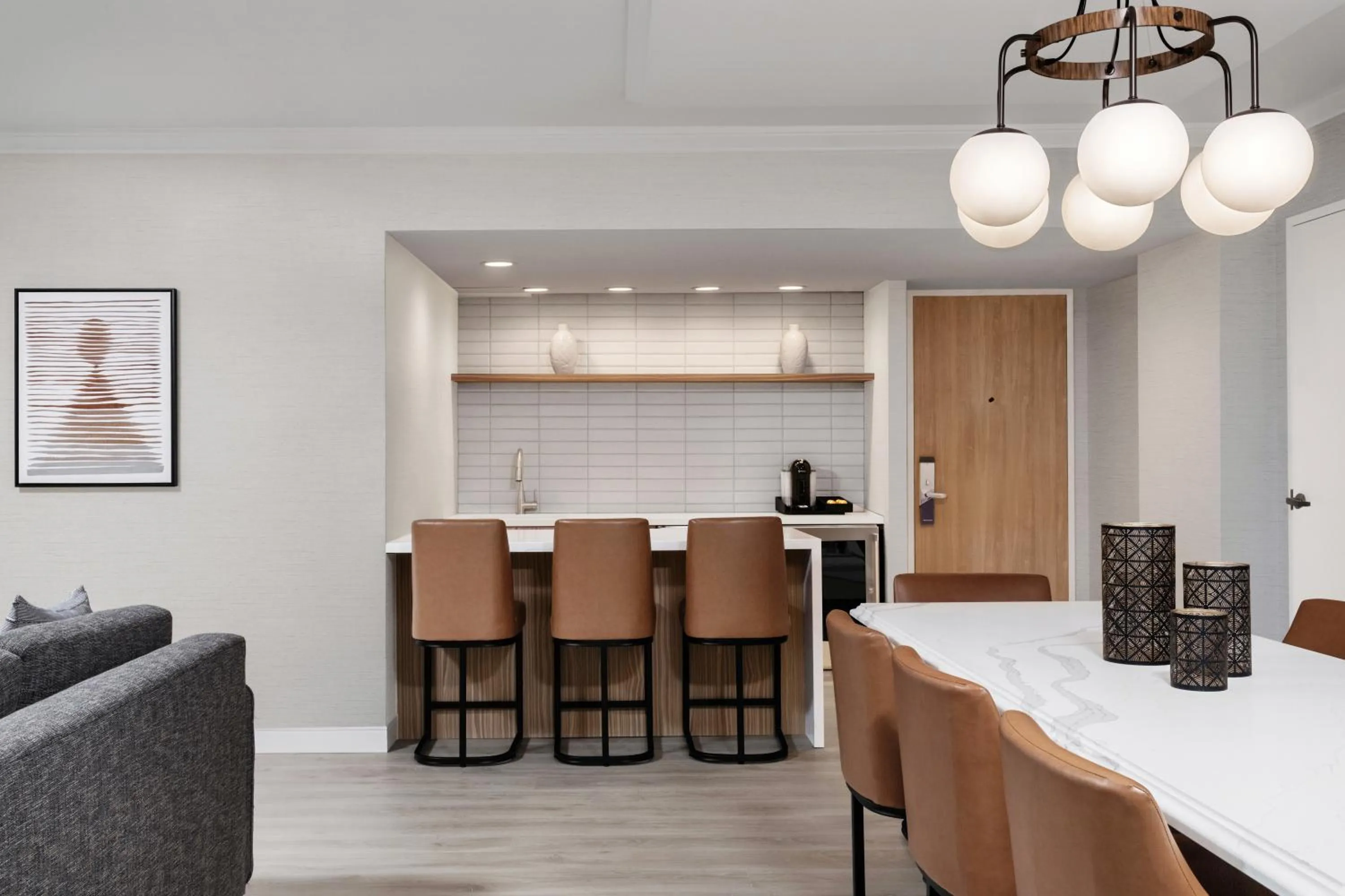 Dining area in Hyatt Regency Irvine