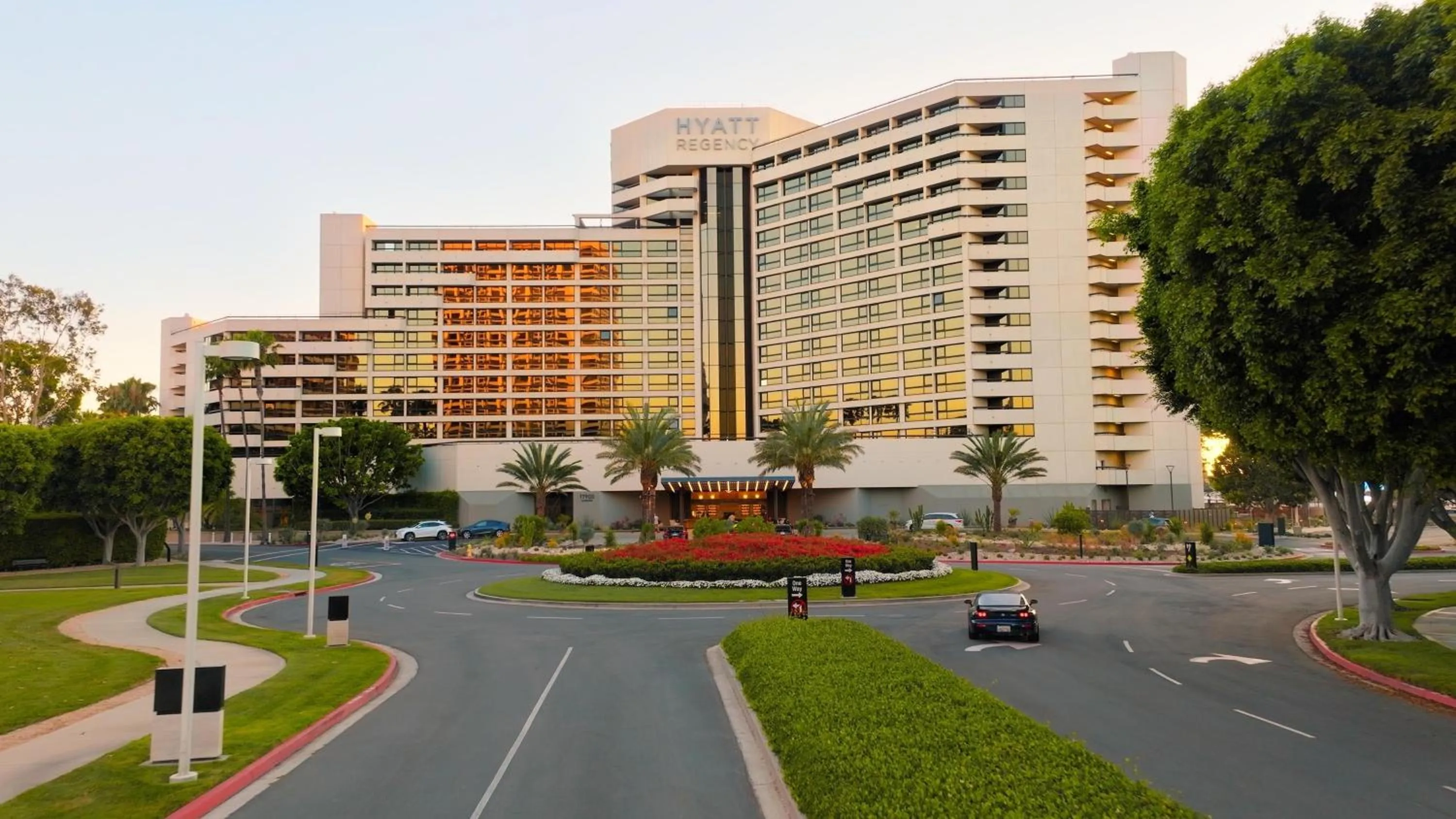 Property building in Hyatt Regency Irvine