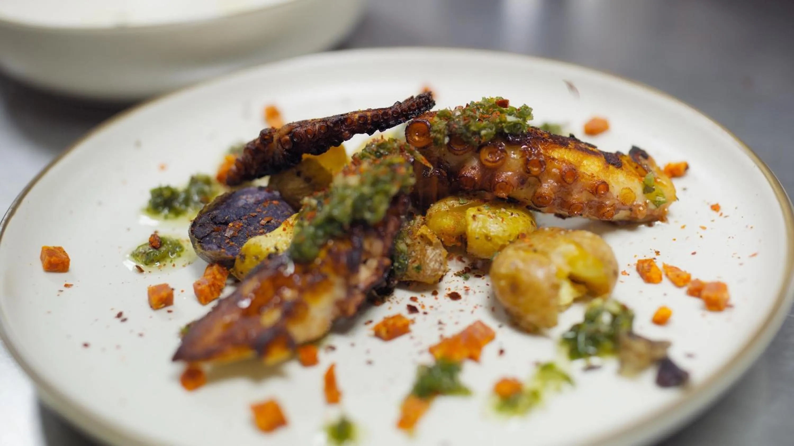 Restaurant/places to eat in Hyatt Regency Irvine