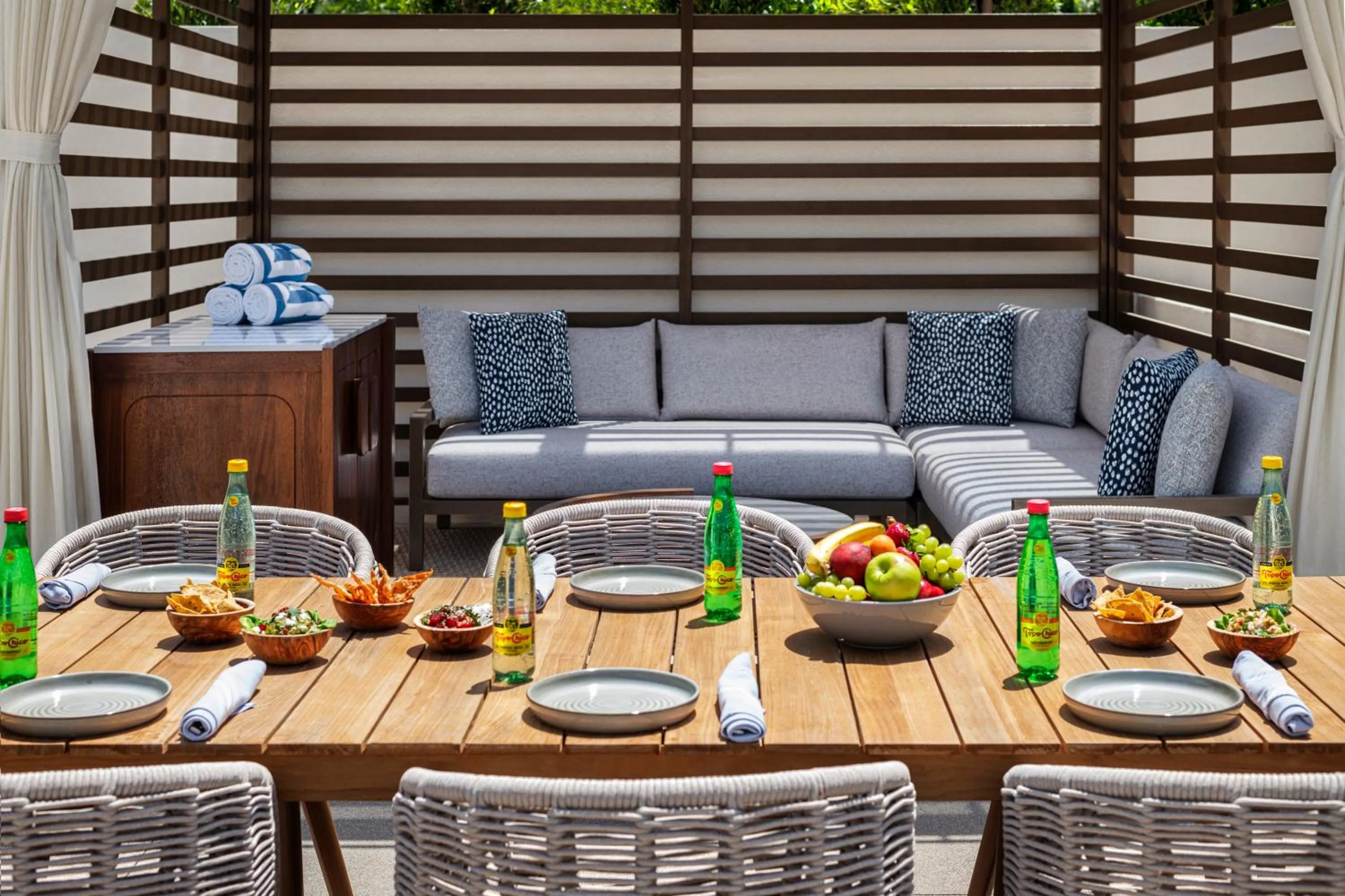 Swimming pool in Hyatt Regency Irvine