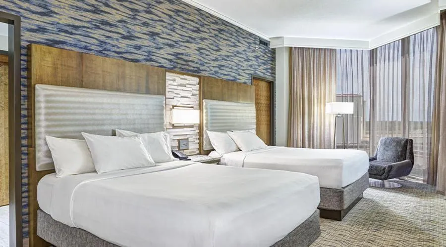 Bedroom, Bed in Mystic Lake Casino Hotel