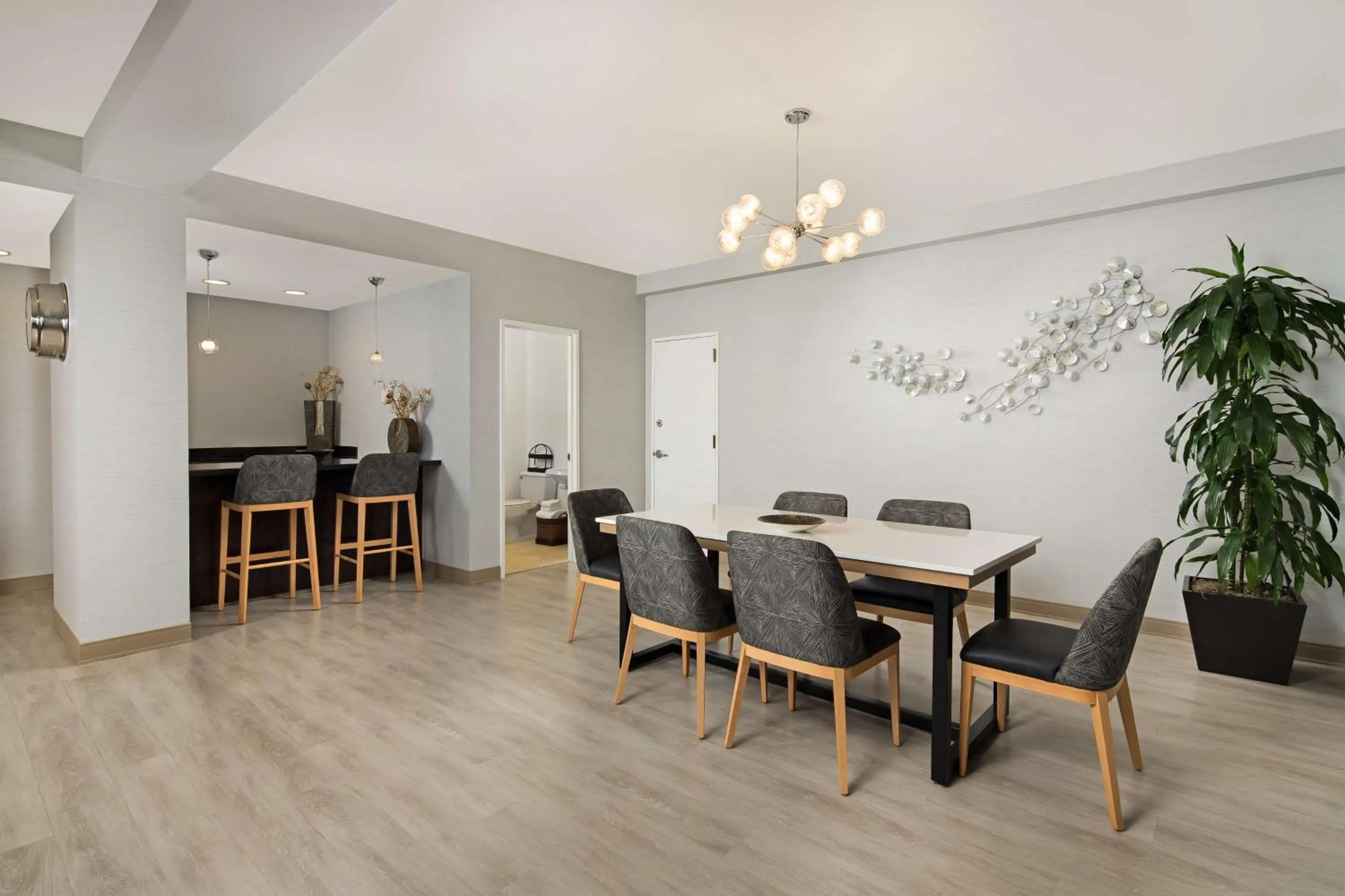 Photo of the whole room in Hyatt Regency Orange County