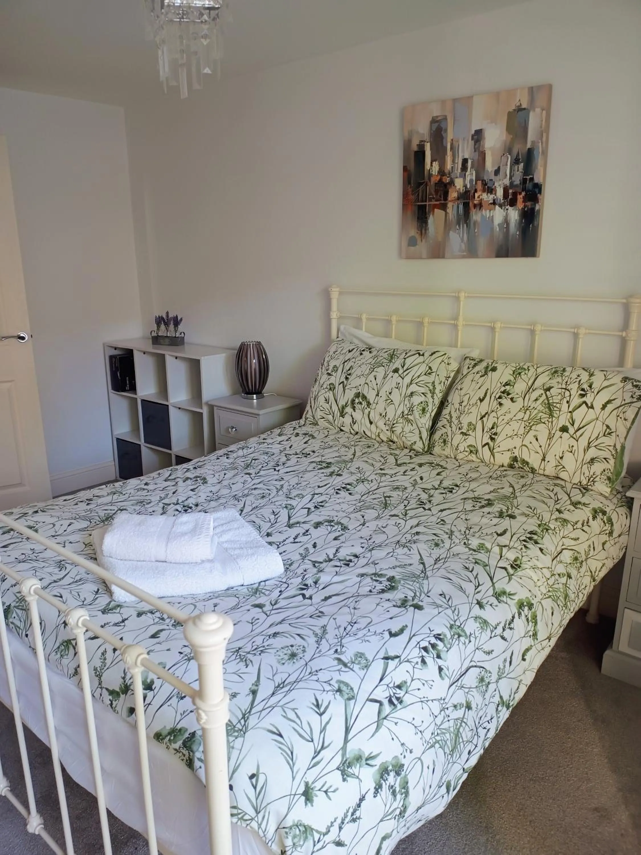 Bed in Luxury 2-Bed Flat Central Ipswich Parking