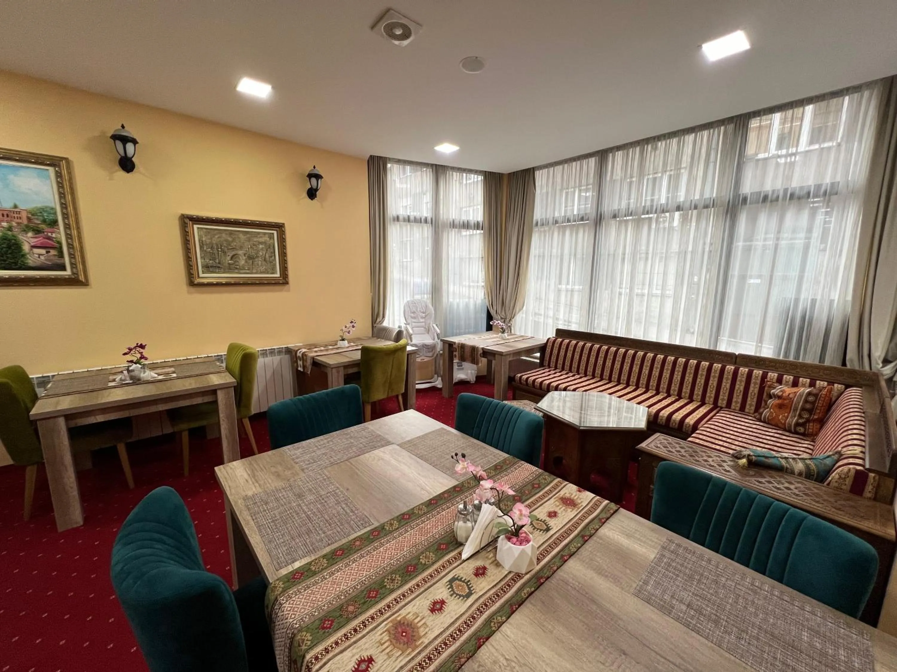 Restaurant/places to eat in Hotel Nacional Free Parking