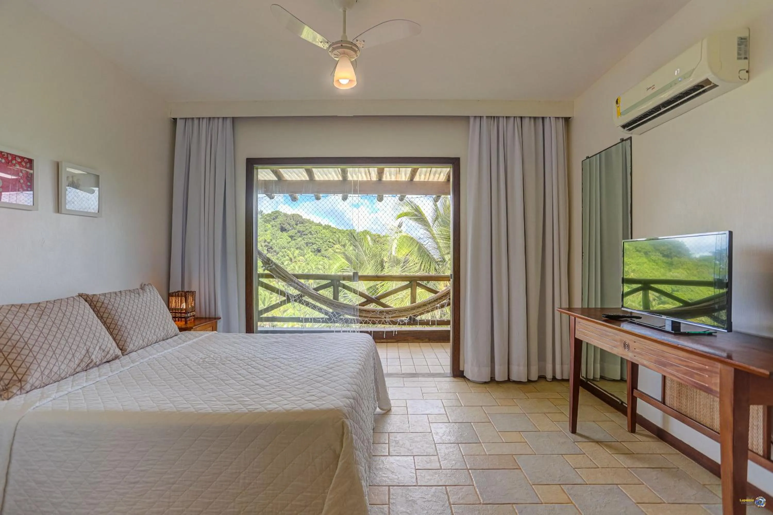 Photo of the whole room, Bed in São José Beach Club & Hotel