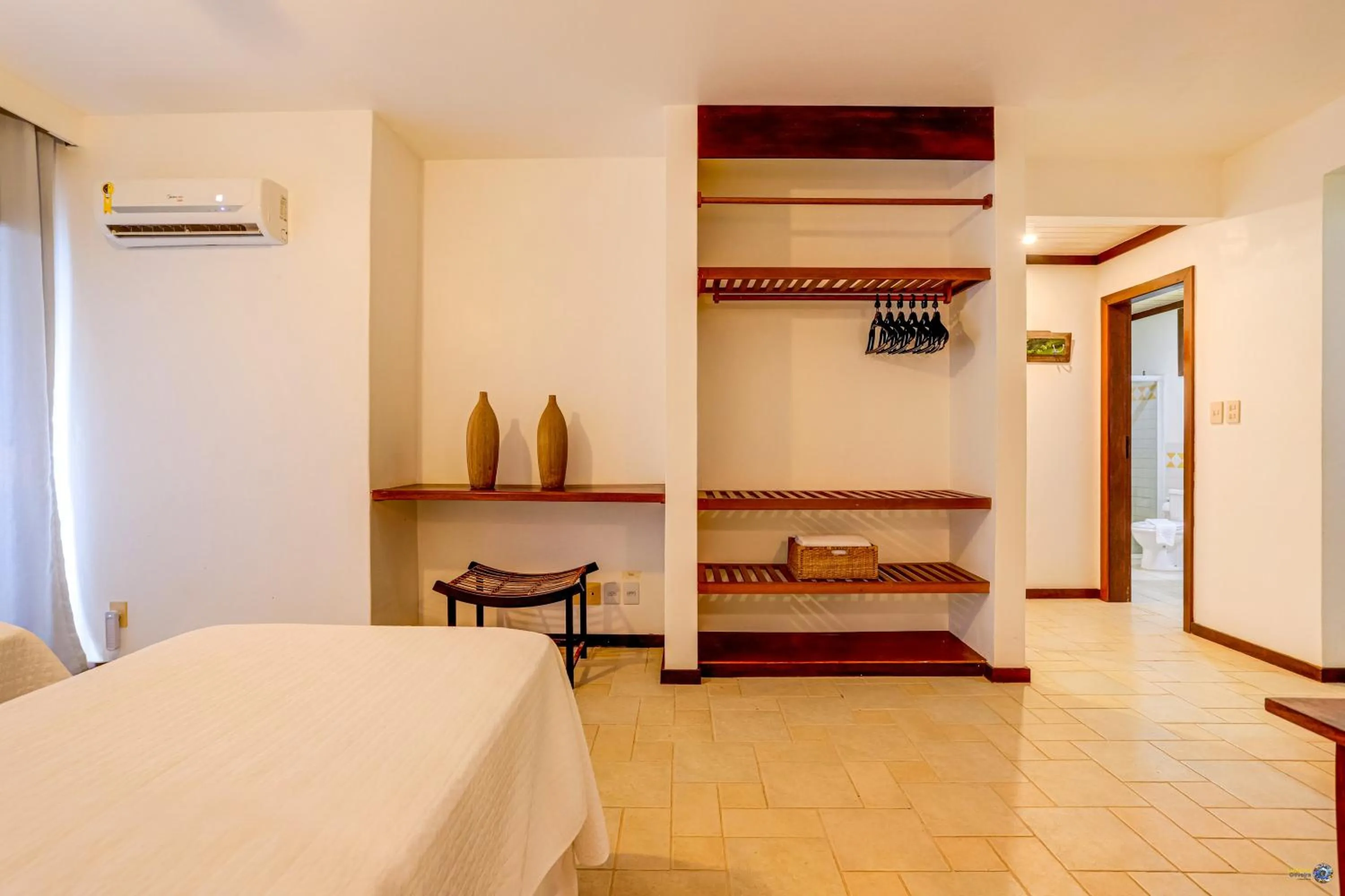 hair dresser, Bed in São José Beach Club & Hotel