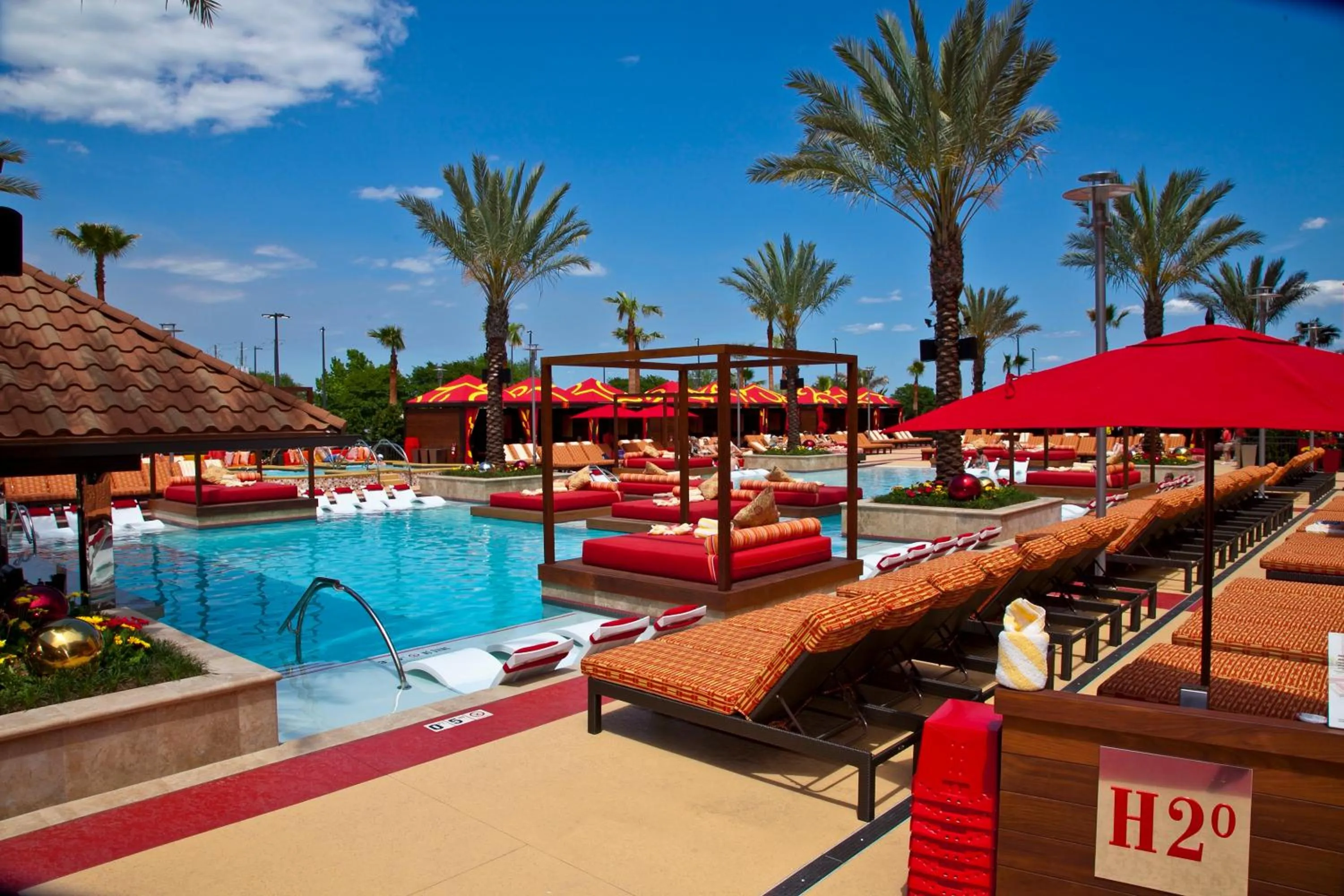 Swimming pool in Golden Nugget Biloxi
