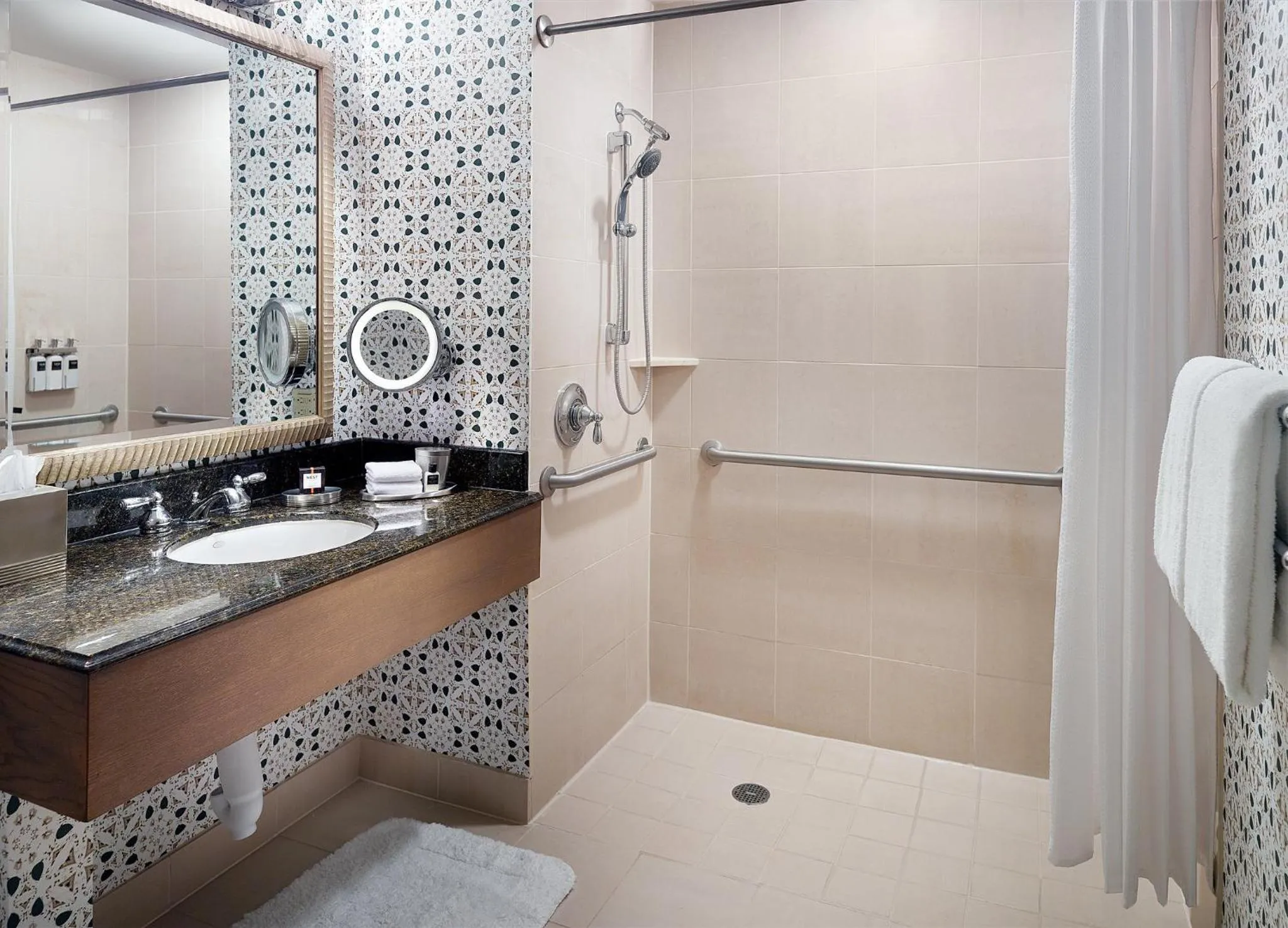 Shower in Omni Orlando Resort at Championsgate