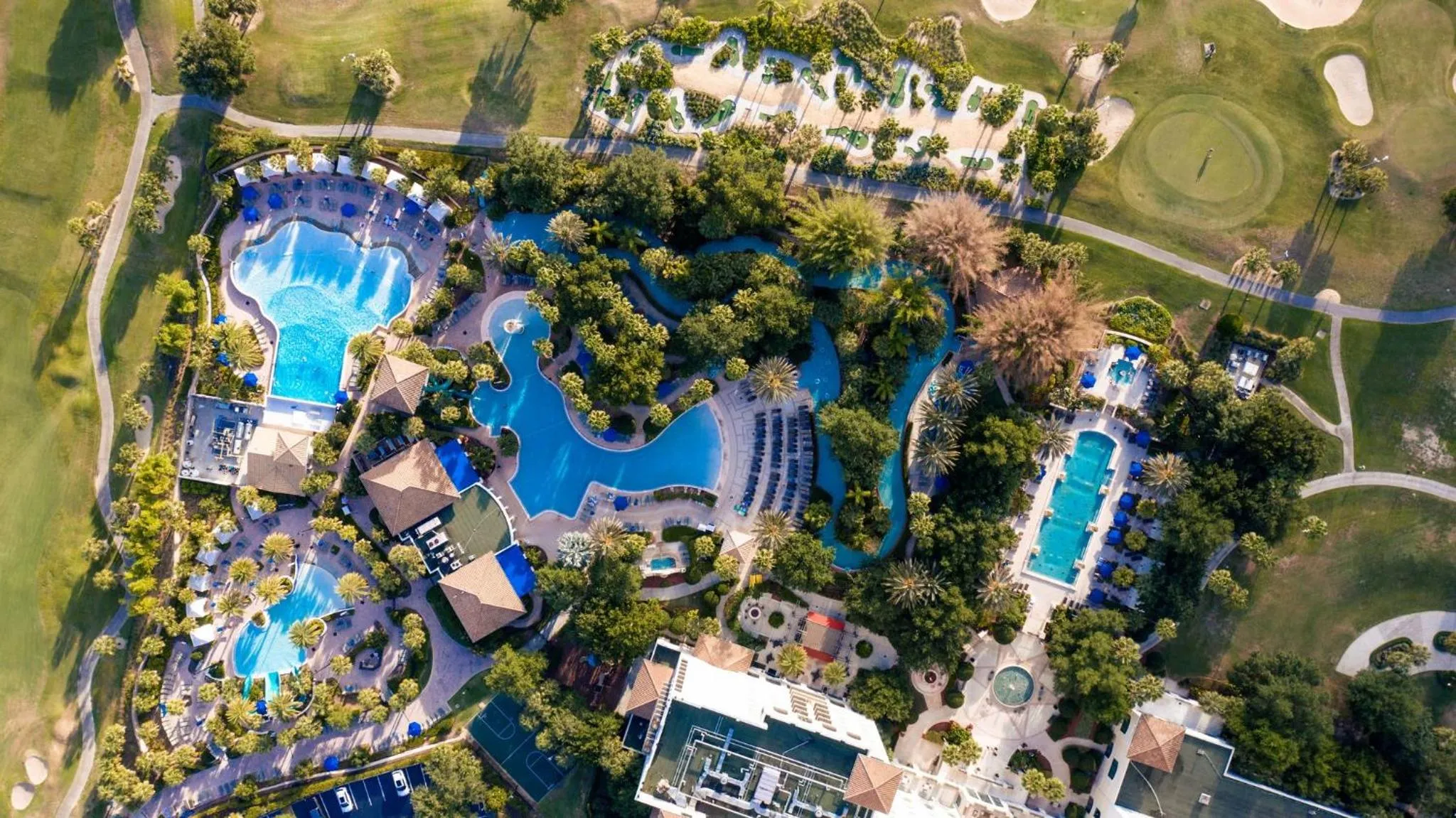 Swimming pool in Omni Orlando Resort at Championsgate