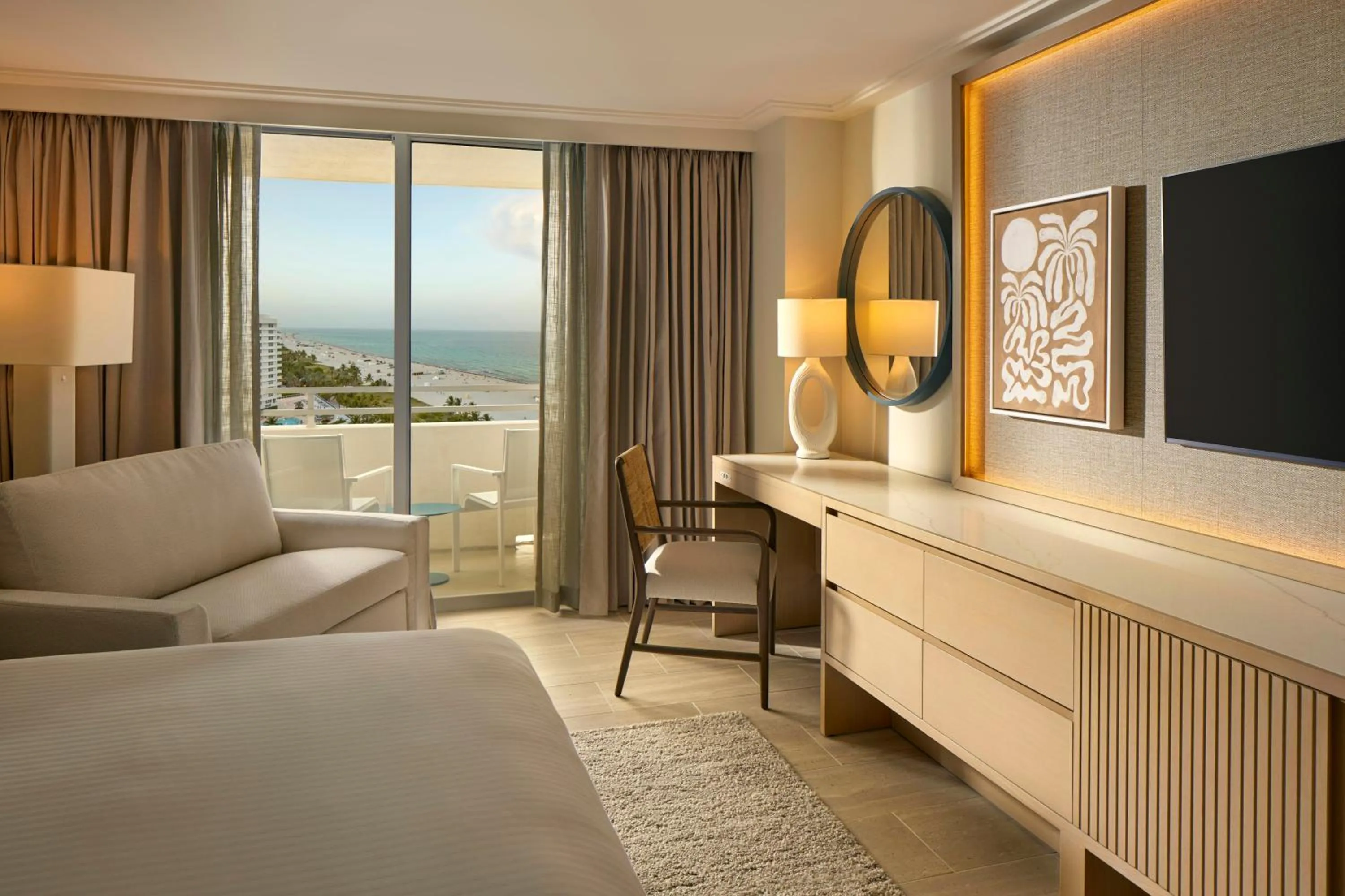 Bed in Loews Miami Beach Hotel