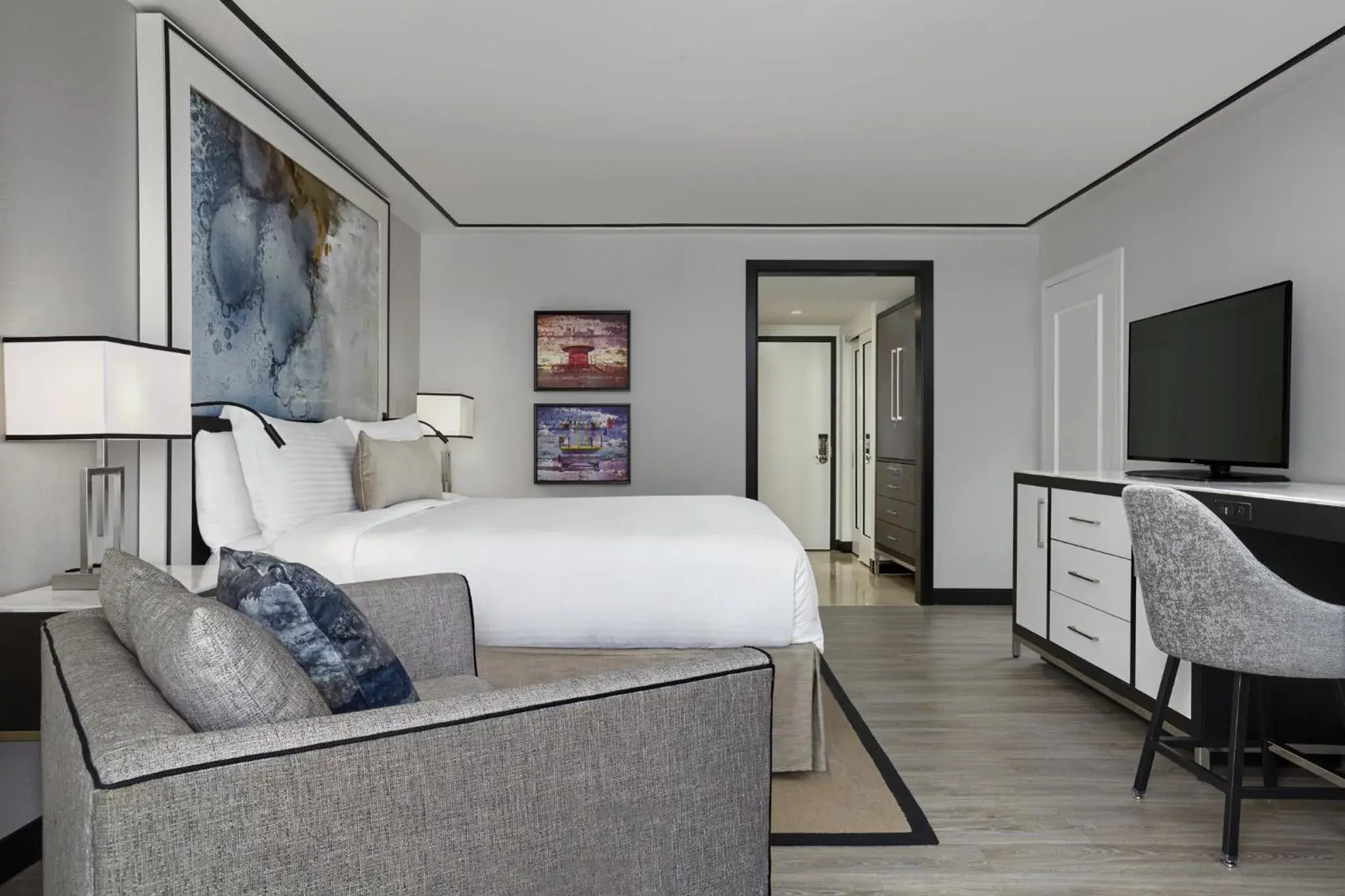 King Room with City Skyline View in Loews Miami Beach Hotel King Room with City Skyline View in Loews Miami Beach Hotel