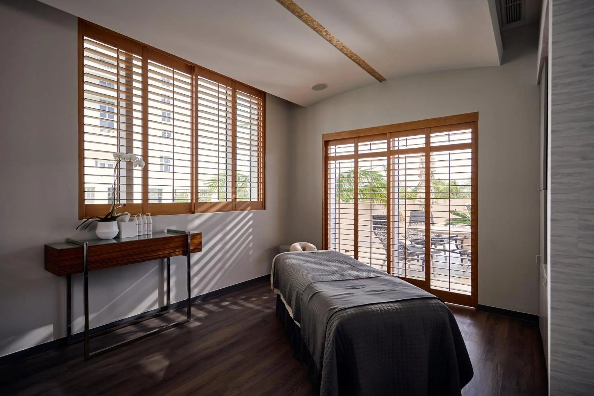 Spa and wellness centre/facilities, Bed in Loews Miami Beach Hotel