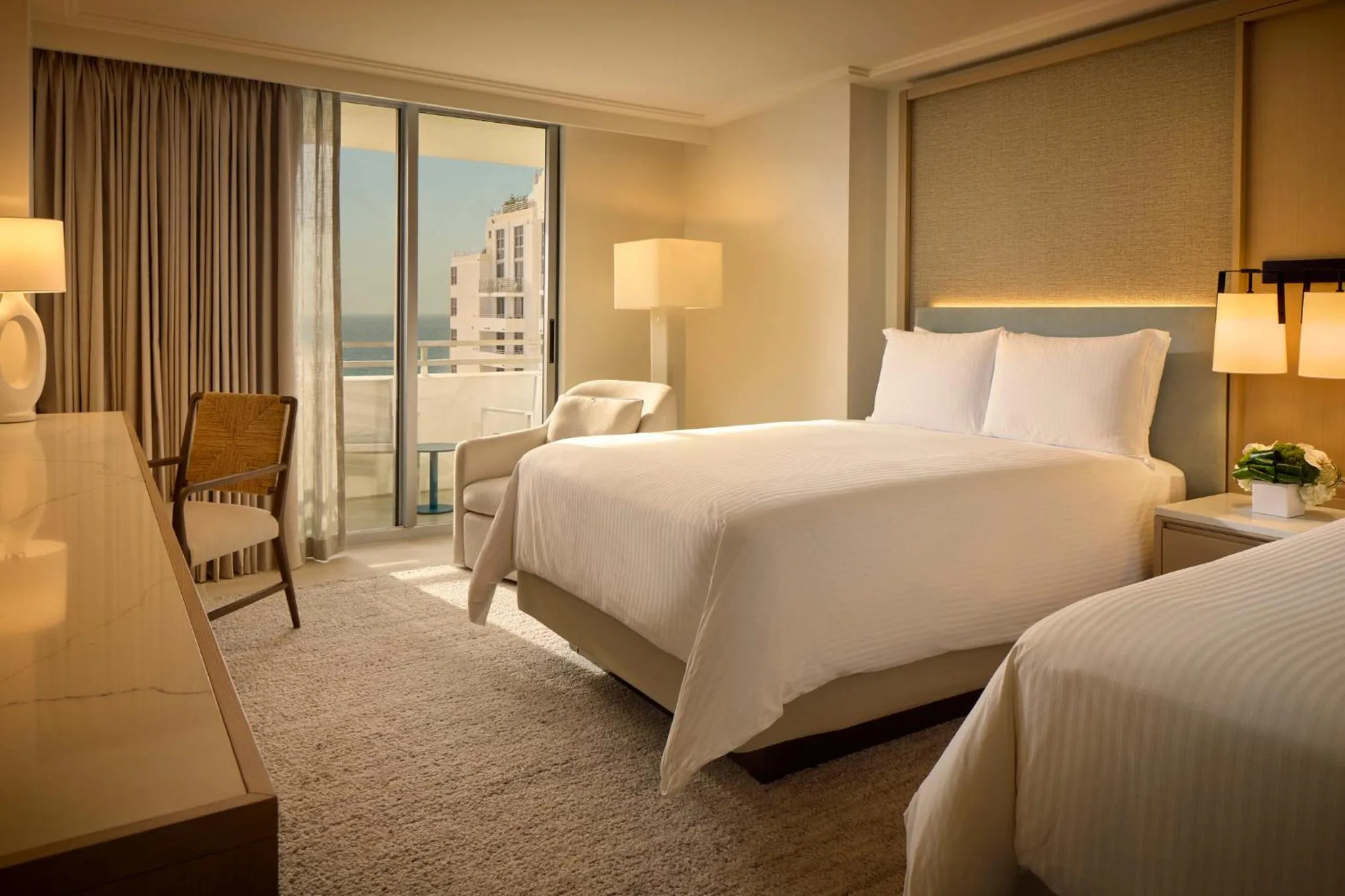 Balcony/Terrace, Bed in Loews Miami Beach Hotel